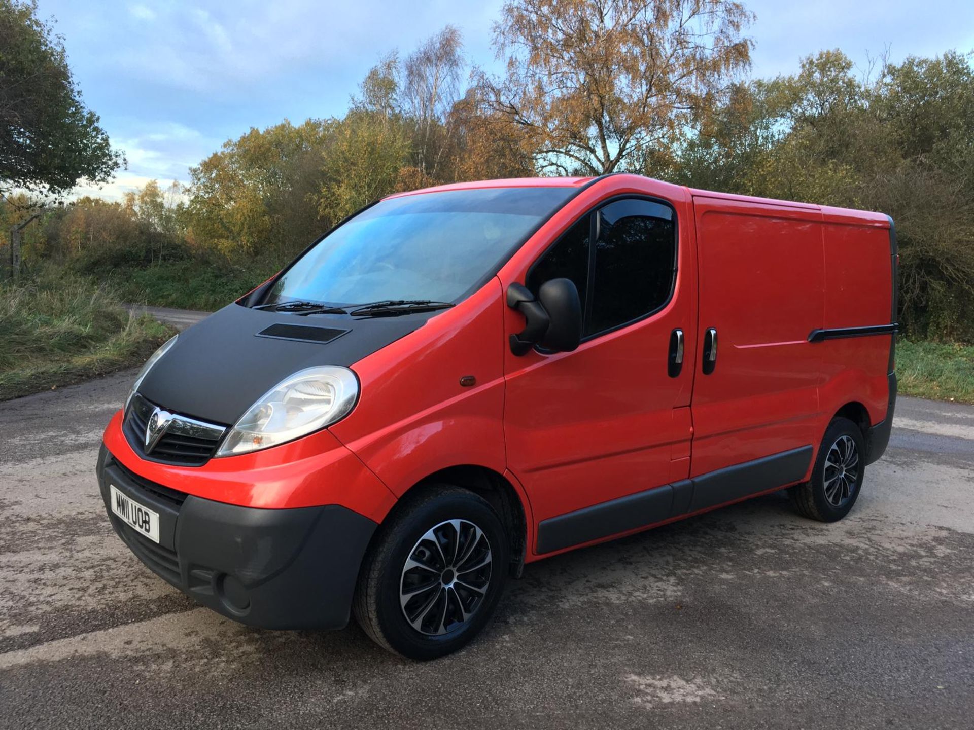 2011/11 REG VAUXHALL VIVARO 2700 CDTI 113 SWB 2.0 DIESEL RED PANEL VAN, SHOWING 2 FORMER KEEPERS - Image 2 of 11