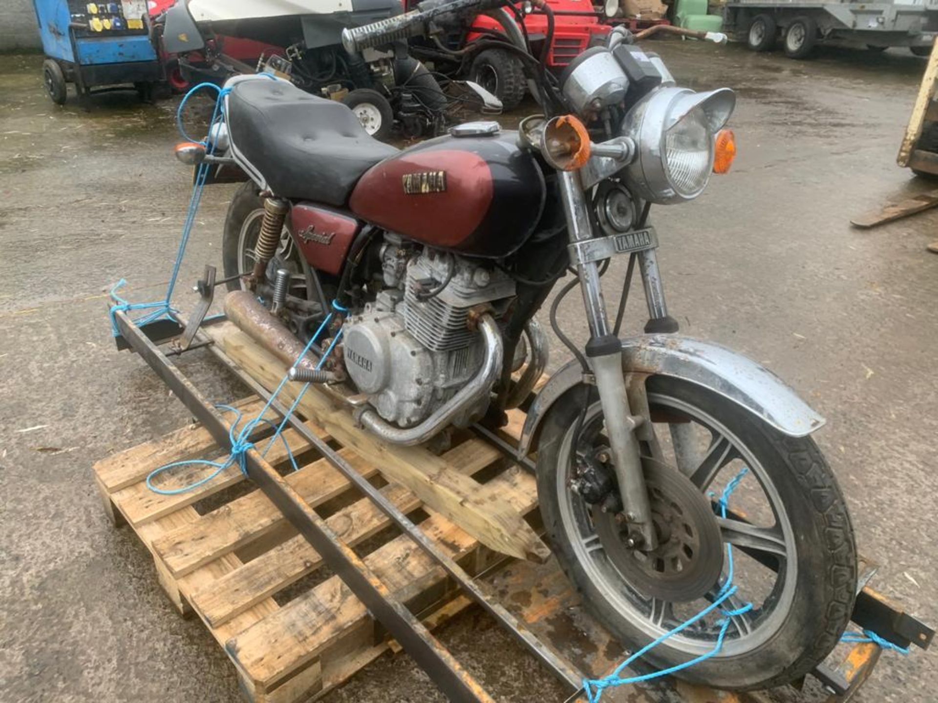 YAMAHA SPECIAL 1981 MOTORCYCLE, 43,000 MILES, UNTESTED, LOGBOOK, 650CC, DELIVERY ANYWHERE UK £150 - Image 3 of 5