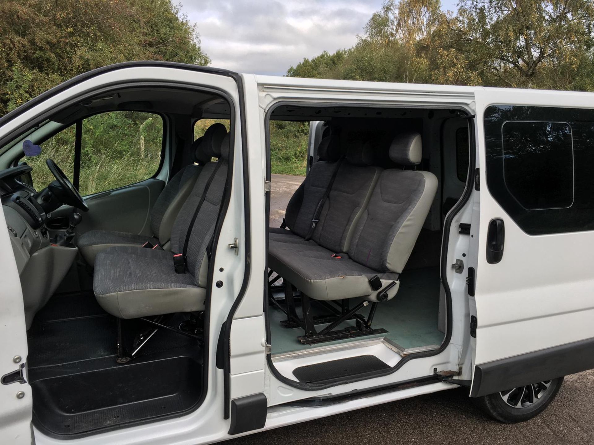 2009/59 REG RENAULT TRAFIC SL27+ DCI 115 2.0 DIESEL WHITE PANEL VAN, SHOWING 5 FORMER KEEPERS - Image 7 of 12