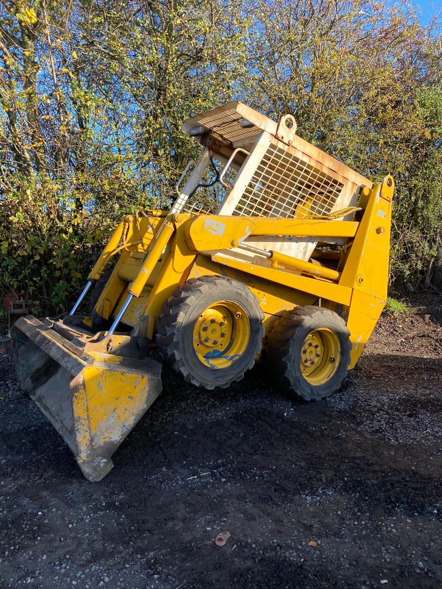 CASE 1840 SKID STEER LOADER, STARTS FIRST TURN OF THE KEY, RUNS, DRIVES AND LIFTS *PLUS VAT* - Image 8 of 9