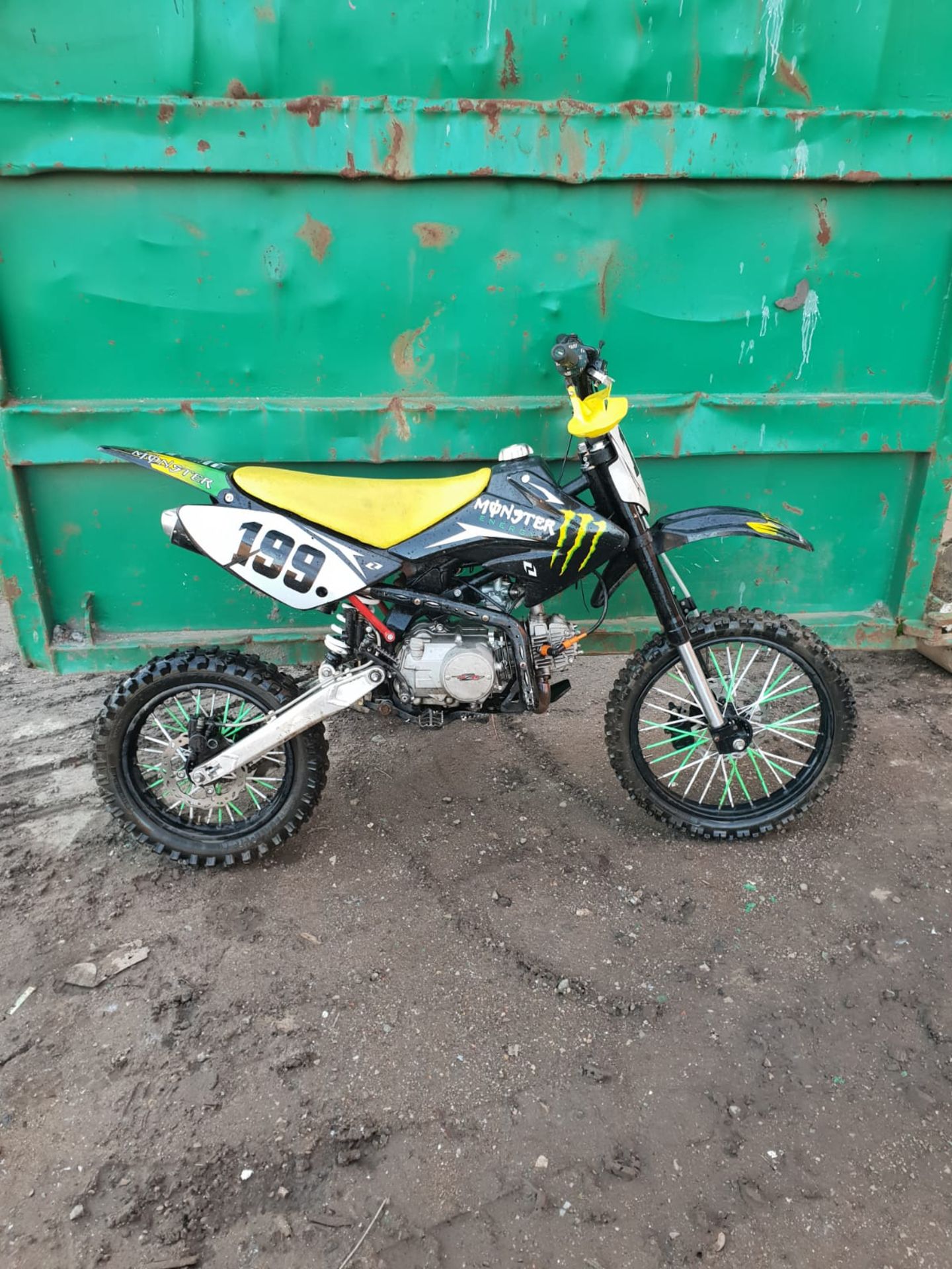 PIT BIKE 125CC BIG WHEEL 14 INCH ON BACK & 17 INCH ON FRONT, WORKING ORDER, STARTS, RUNS AND DRIVES