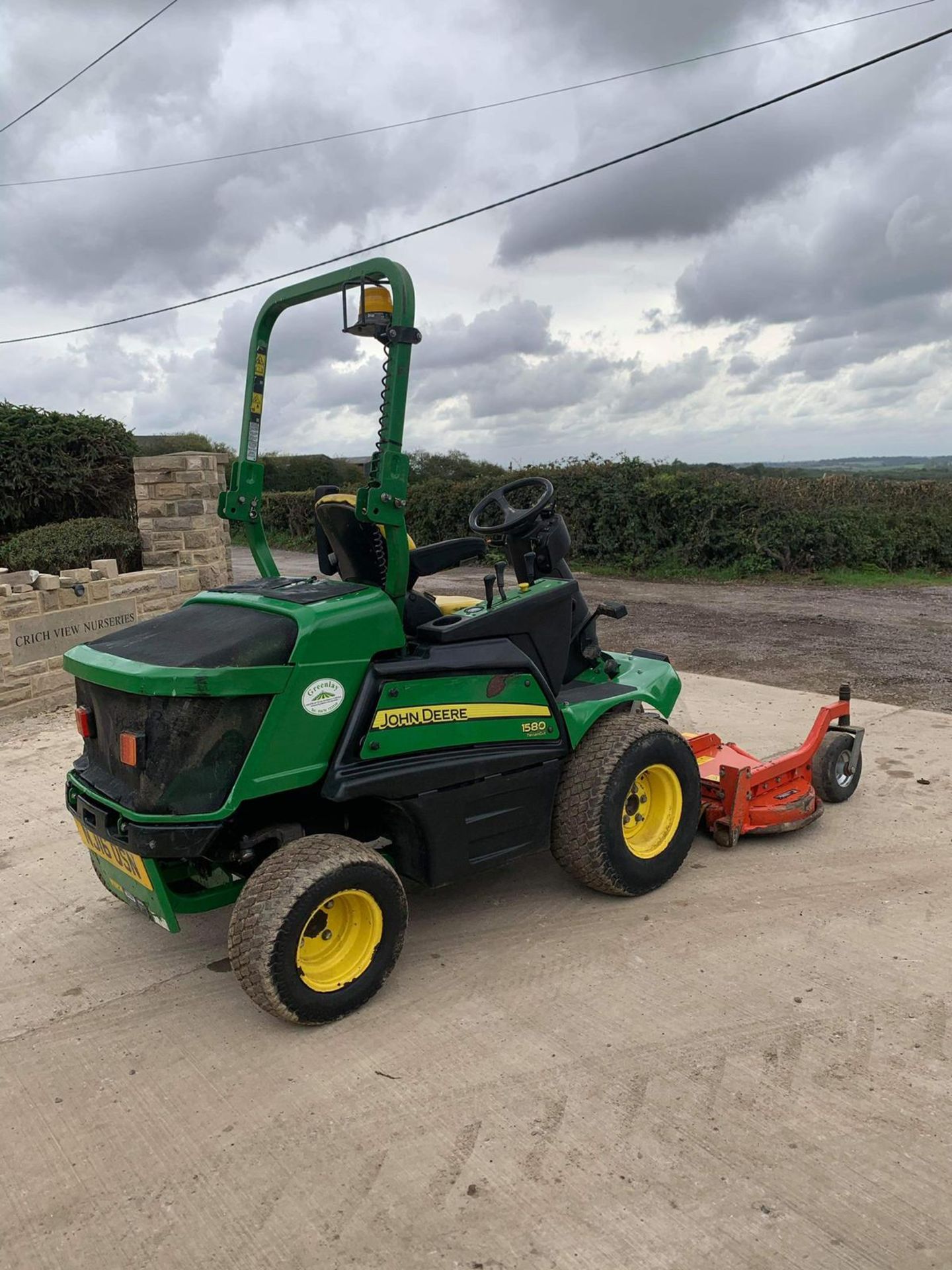 JOHN DEERE 1580 MOWER, RUNS, DRIVES AND CUTS, CLEAN MACHINE, 2370 HOURS, ROAD REGISTERED *PLUS VAT* - Bild 4 aus 4