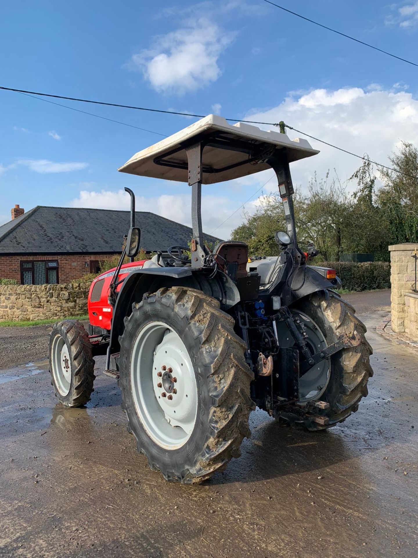 MASSEY FERGUSON 2210 TRACTOR, RUNS AND DRIVES, CANOPY *PLUS VAT* - Image 3 of 4