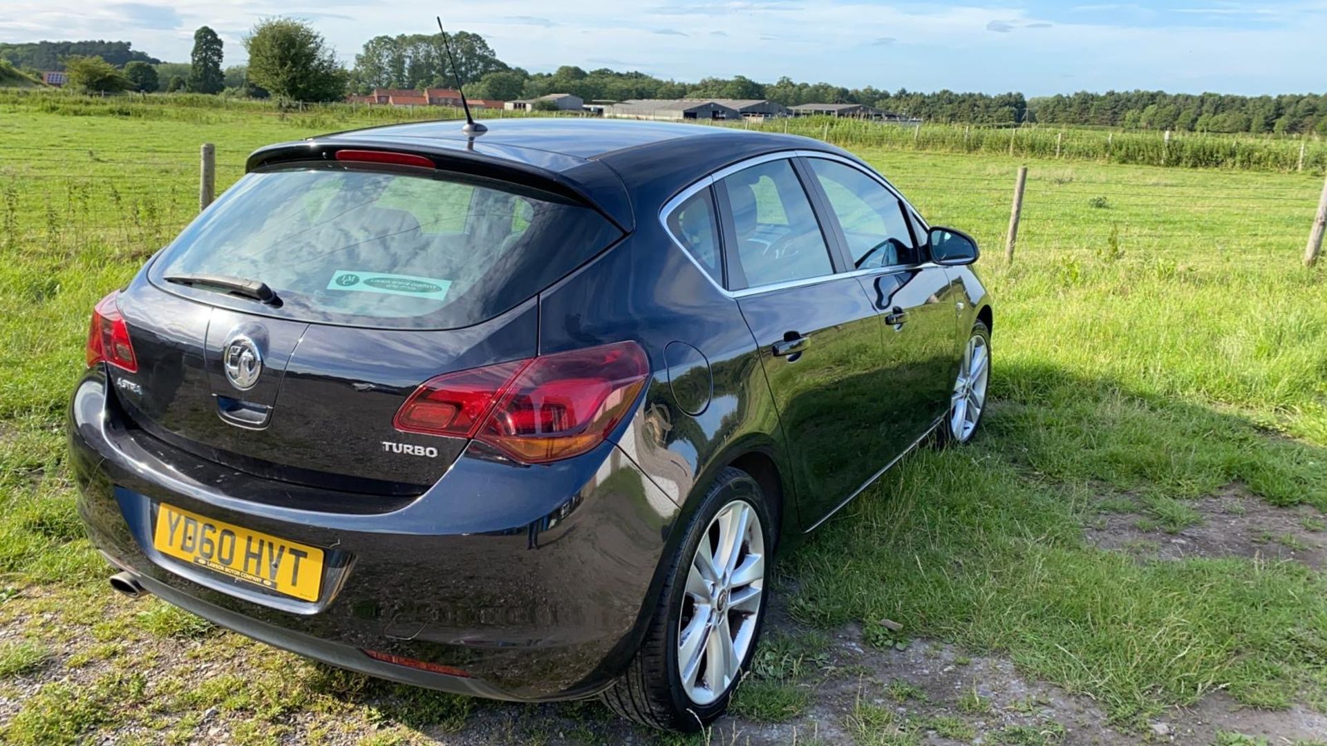 2010/60 REG VAUXHALL ASTRA SRI 1.4 PETROL BLACK 5DR HATCHBACK, SHOWING 0 FORMER KEEPERS *NO VAT* - Image 7 of 12