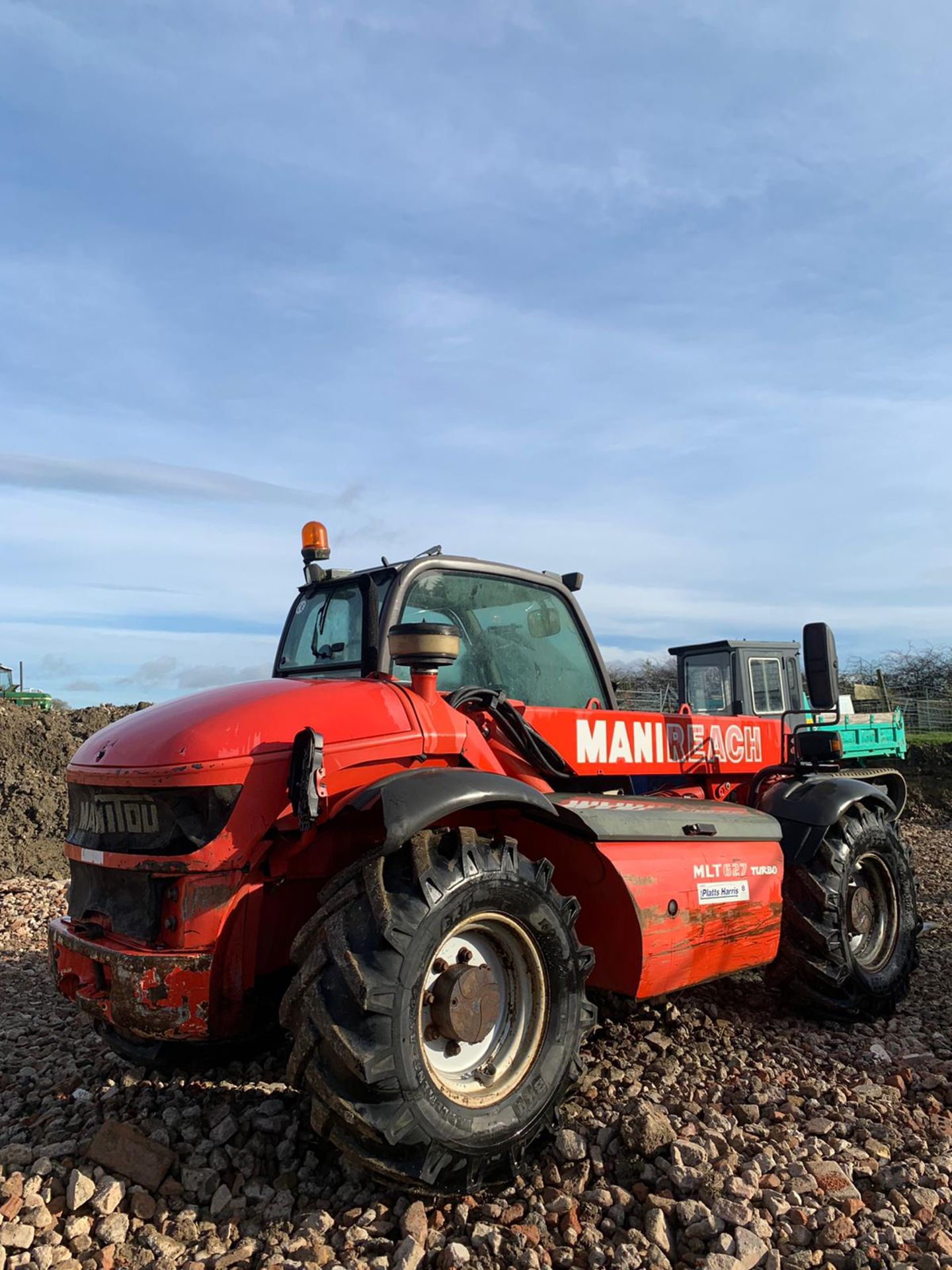 2005 MANITOU MLT 627 TURBO TELEHANDLER, RUNS, DRIVES AND LIFTS, C/W PALLET FORKS *PLUS VAT* - Image 2 of 6