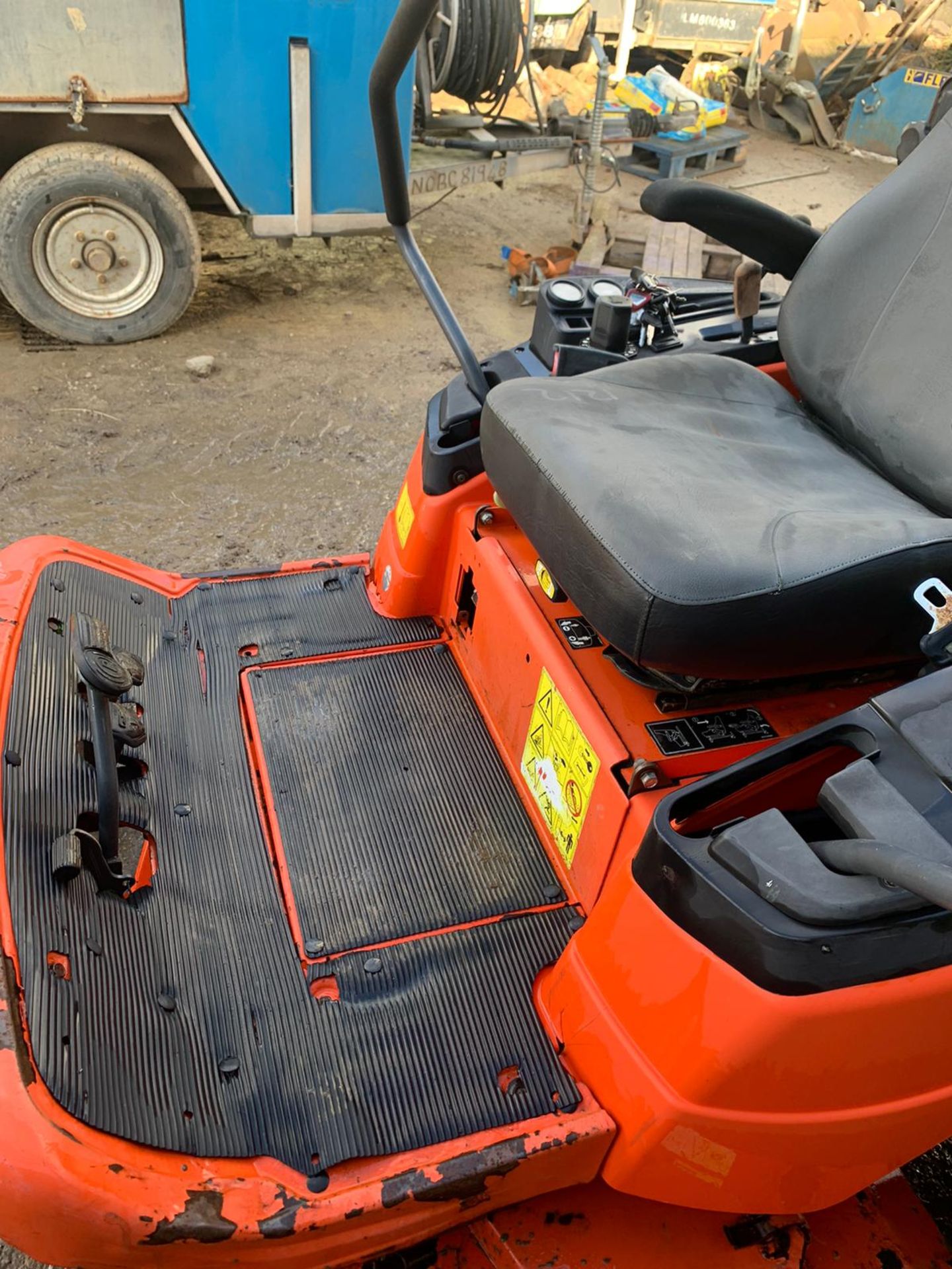 KUBOTA ZD326S ZERO TURN MOWER, RUNS, DRIVES AND CUTS, CLEAN MACHINE *PLUS VAT* - Image 5 of 5