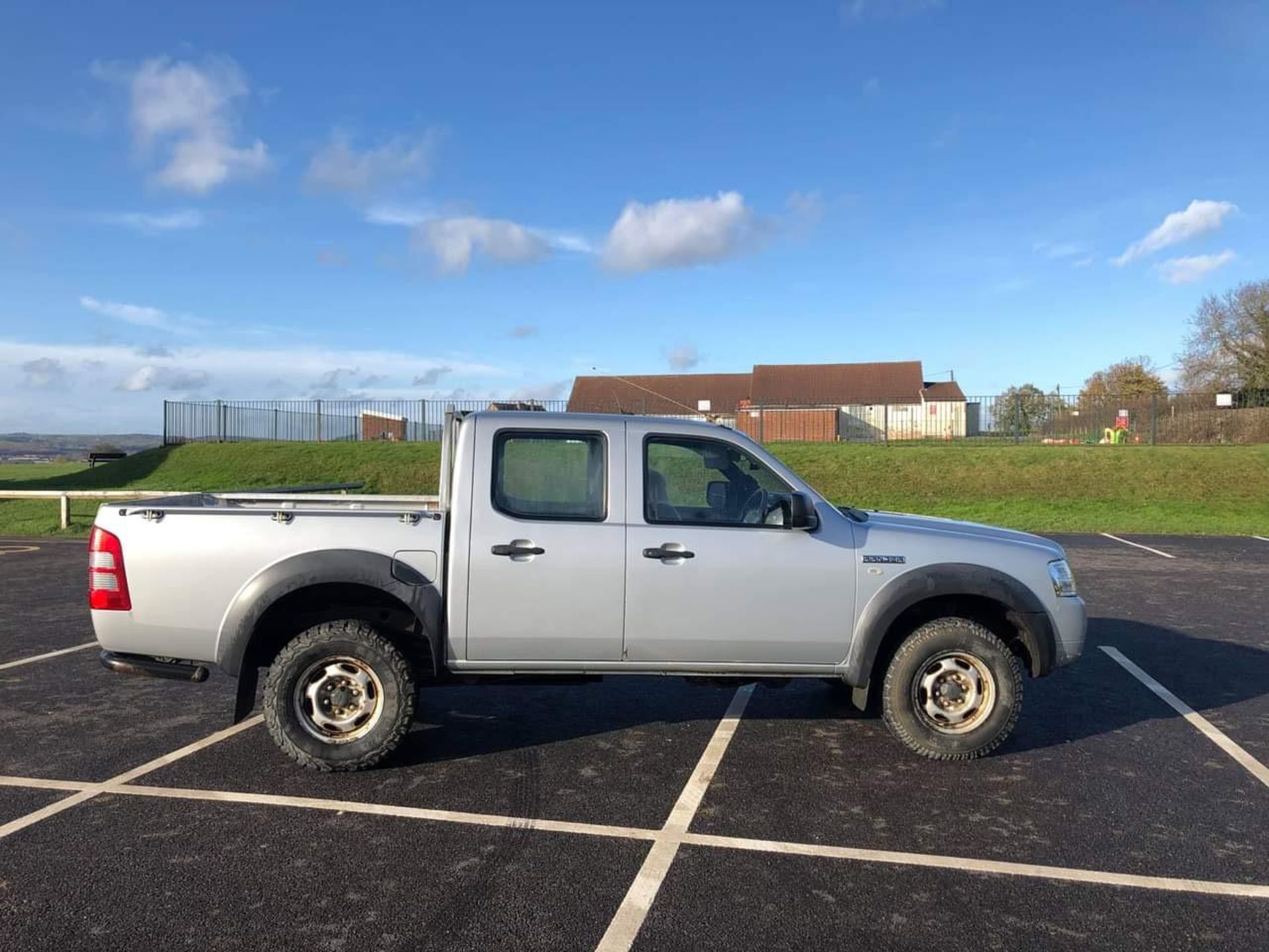 2007/07 REG FORD RANGER D/C 4WD 2.5 DIESEL SILVER PICK-UP, SHOWING 1 FORMER KEEPER *PLUS VAT* - Image 3 of 11