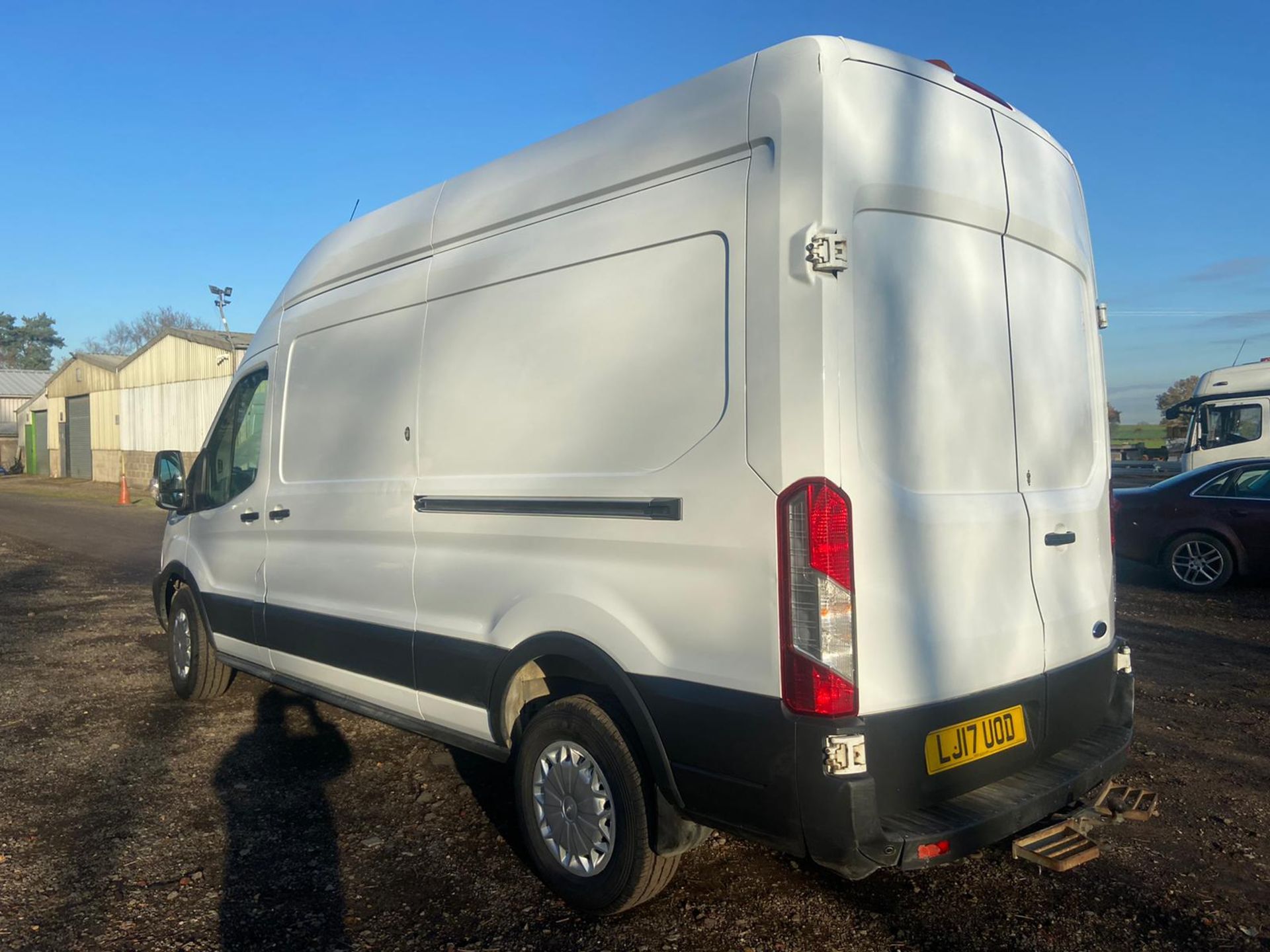 2017/17 REG FORD TRANSIT 350 2.0 DIESEL WHITE PANEL VAN, SHOWING 0 FORMER KEEPERS *PLUS VAT* - Image 5 of 12