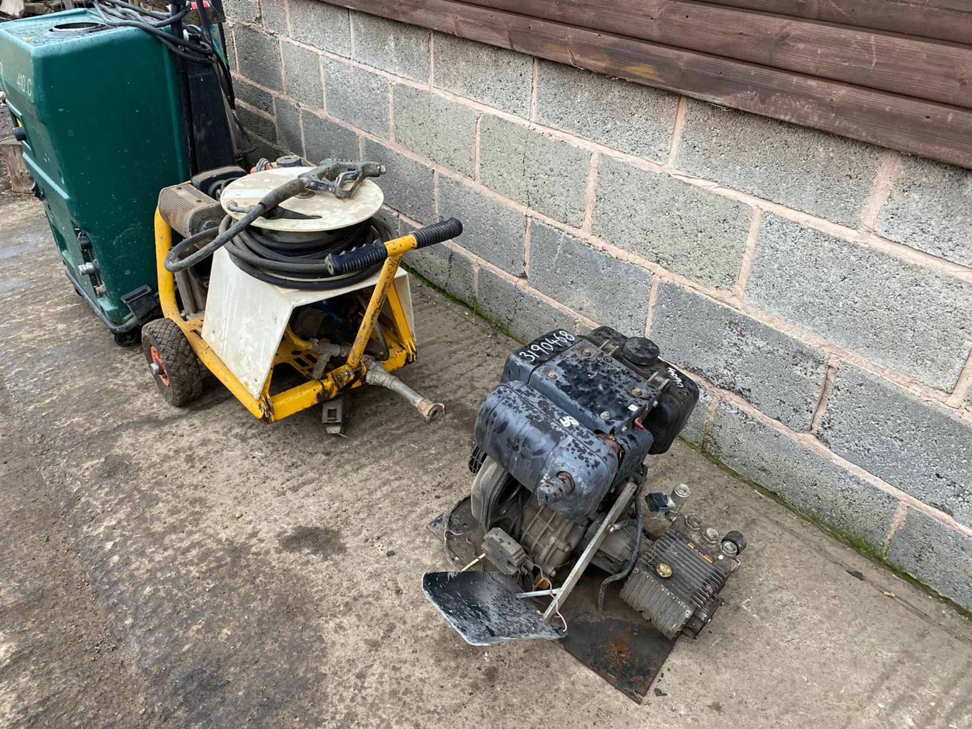 3 x diesel pressure washers *PLUS VAT* - Image 2 of 2