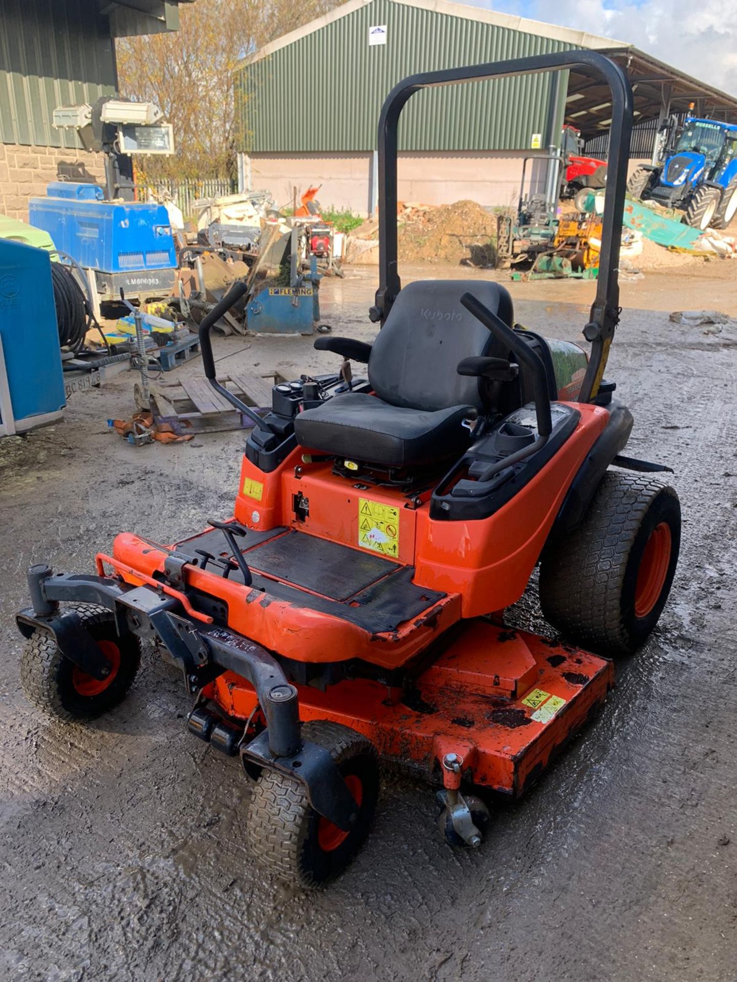 KUBOTA ZD326S ZERO TURN MOWER, RUNS, DRIVES AND CUTS, CLEAN MACHINE *PLUS VAT* - Image 2 of 5