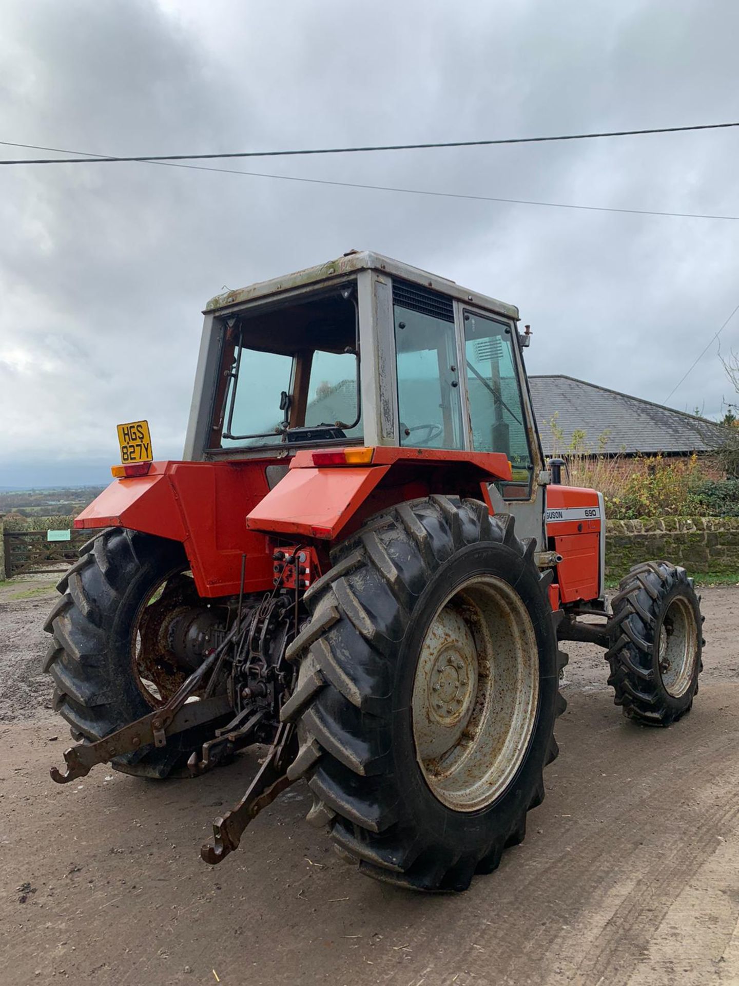 MASSEY FERGUSON 690 TRACTOR, RUNS AND DRIVES *PLUS VAT* - Image 4 of 5