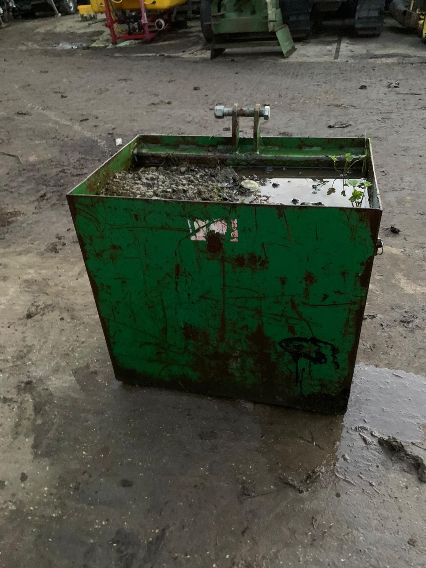 JOHN DEERE WEIGHT, SUITABLE FOR 3 POINT LINKAGE TRACTOR *PLUS VAT*