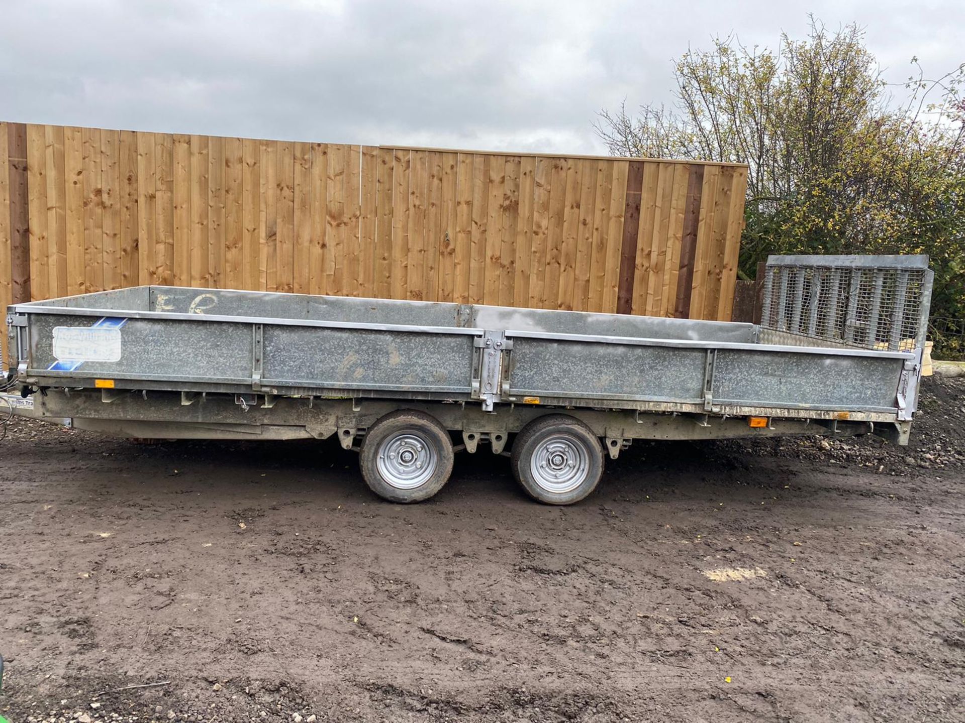 IFOR WILLIAMS HYDRAULIC TILT BED TRAILER, REAR DROP DOWN RAMP AND DROP SIDES, 16FT X 6FT 6"