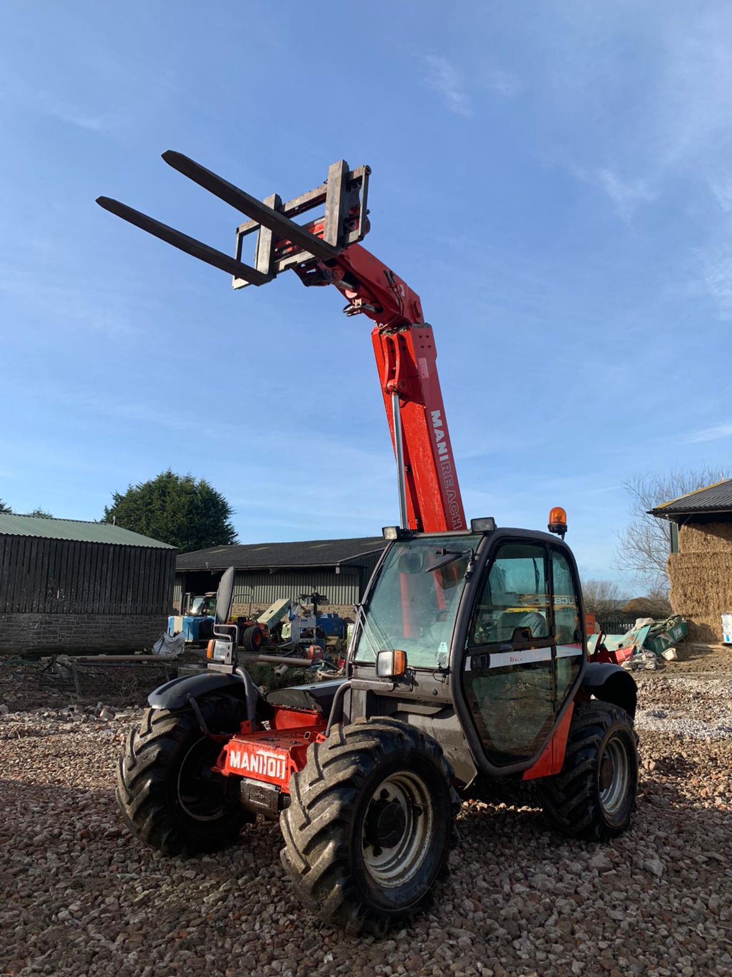 2005 MANITOU MLT 627 TURBO TELEHANDLER, RUNS, DRIVES AND LIFTS, C/W PALLET FORKS *PLUS VAT* - Image 3 of 6