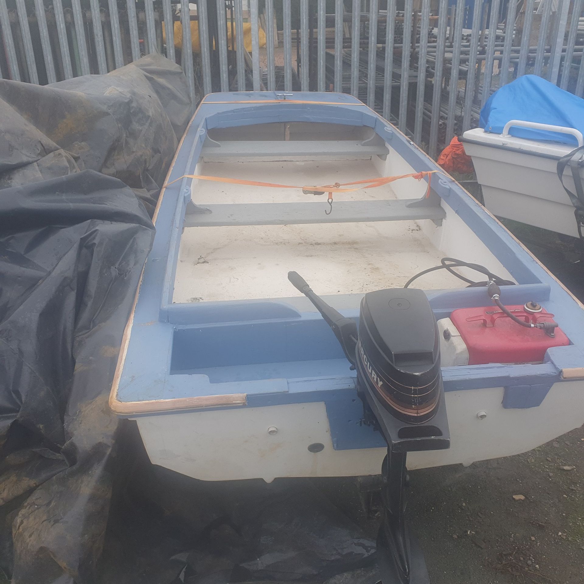 BOAT 13FT DORY WITH 4.5HP MERCURY 2 STROKE, STARTS, RUNS, WILL NEED A SERVICE BEFORE USING *NO VAT*