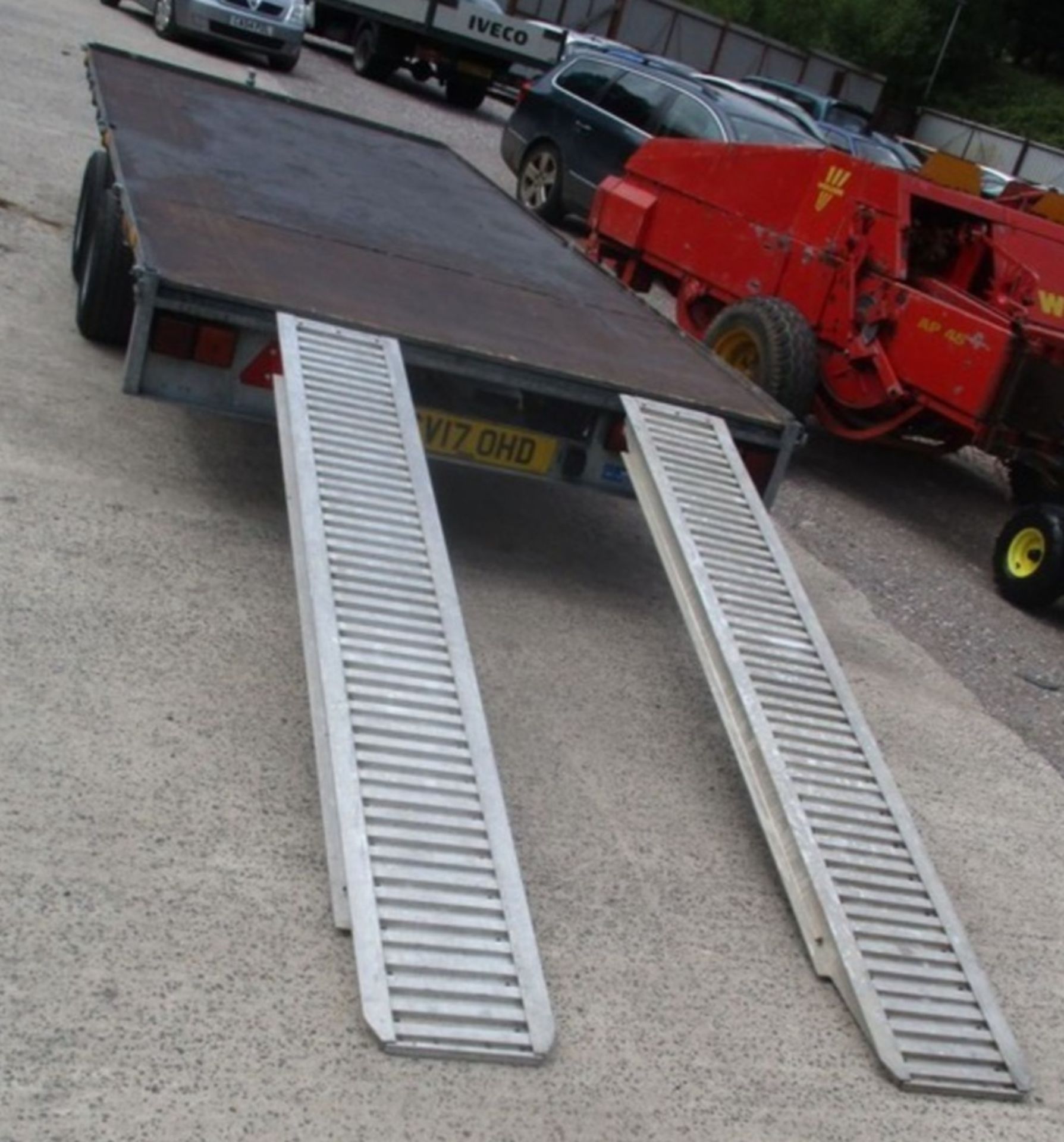 IFOR WILLIAMS TWIN AXLE TOWABLE TRAILER 3.5 TON 16 FOOT TRAILER WITH HEAVY DUTY STOW AWAY RAMPS - Image 3 of 4