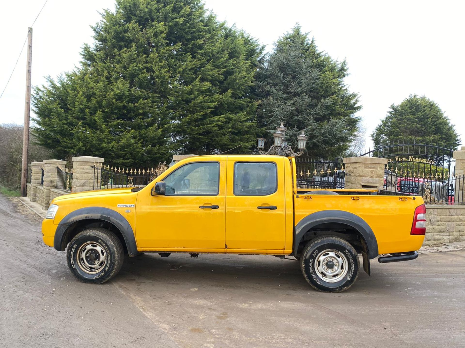 2007/07 REG FORD RANGER D/C 4WD 2.5 DIESEL YELLOW PICK-UP, SHOWING 5 FORMER KEEPERS *NO VAT*