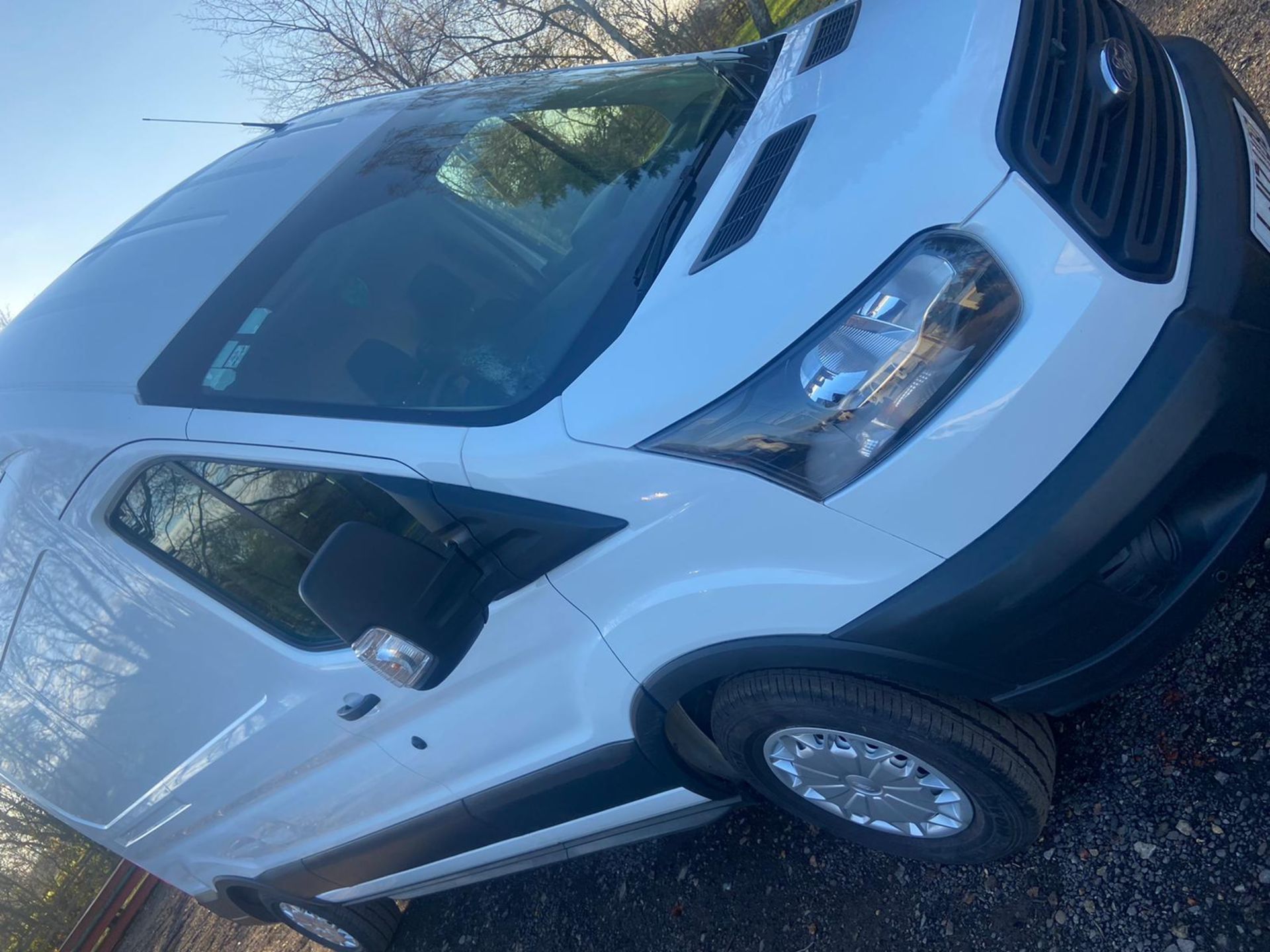 2017/17 REG FORD TRANSIT 350 2.0 DIESEL WHITE PANEL VAN, SHOWING 0 FORMER KEEPERS *PLUS VAT* - Image 8 of 12