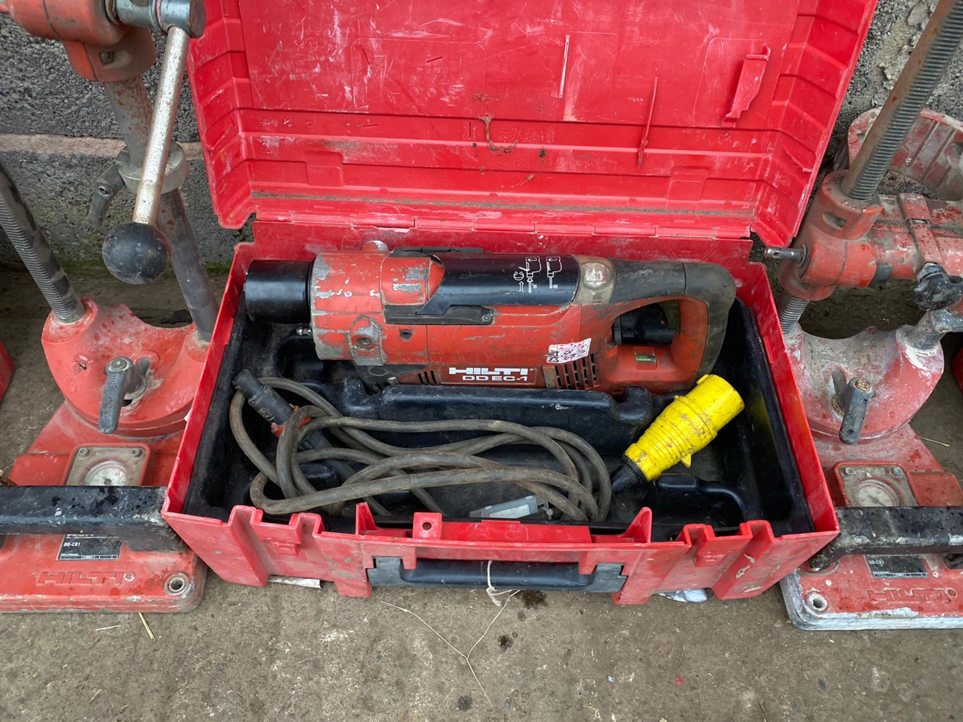 5 X HILTI 110V CORE DRILLS AND STANDS, ALL DIRECT FROM LOCAL CONTRACTING COMPANY *PLUS VAT* - Image 5 of 8