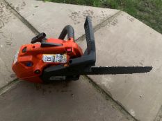 HUSQVARNA T435 TOP HANDLE SAW, RUNS AND WORKS, CLEAN MACHINE, C/W BAR COVER *NO VAT*