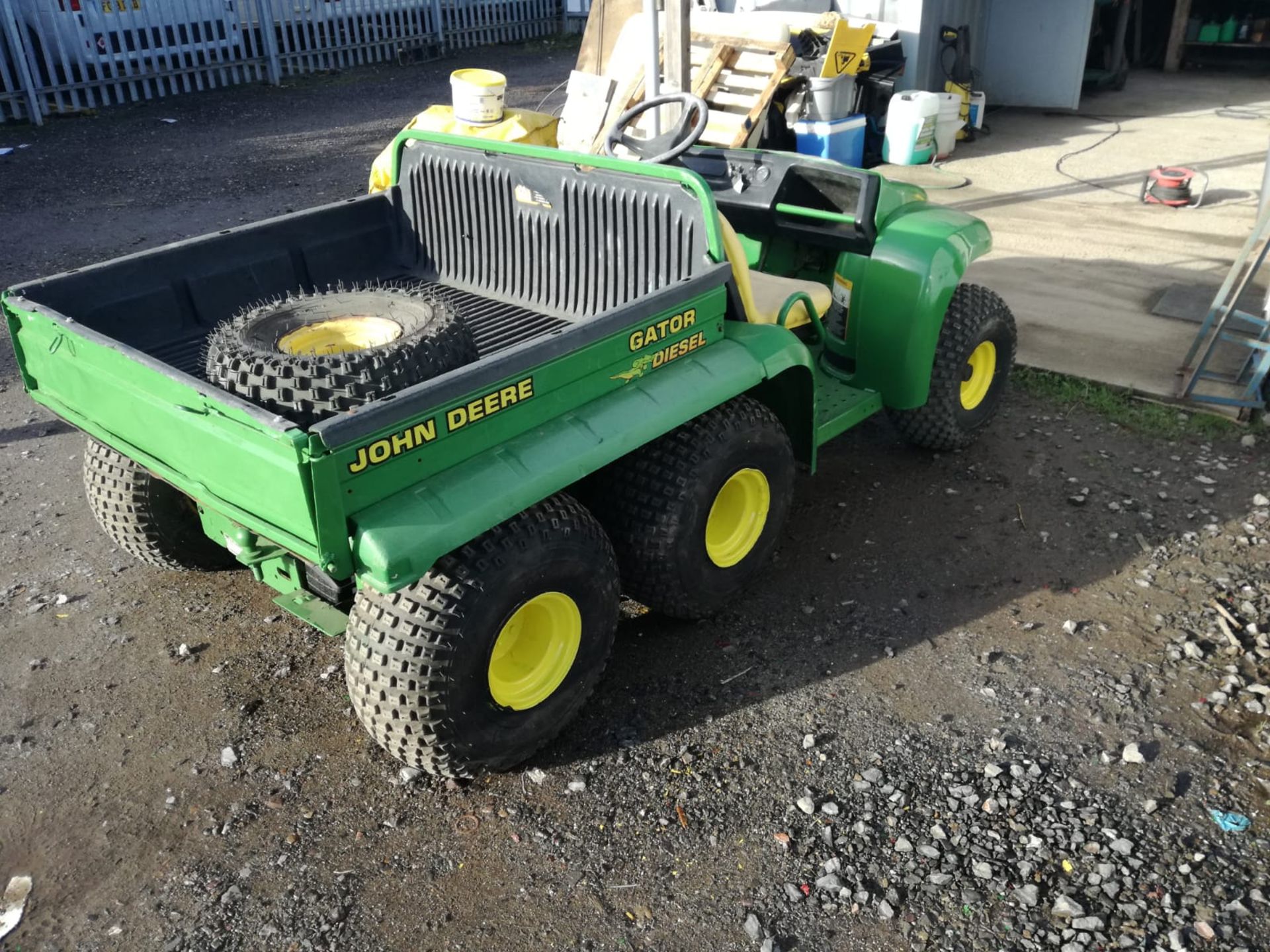 John deere gator 6 wheel 4x4 .crica 2010 3500 hrs use .light on the ground. electric tipper - Image 6 of 6