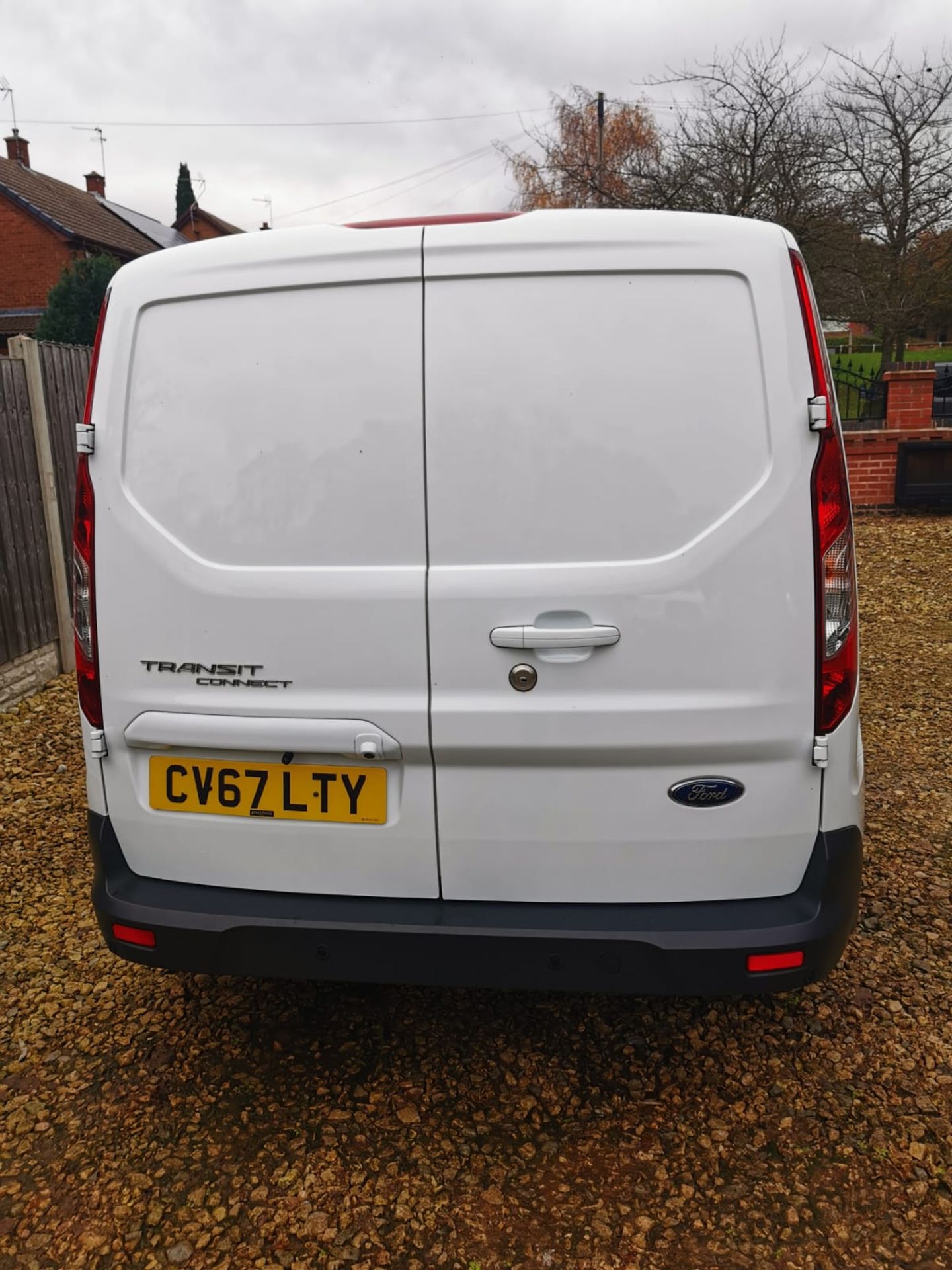 2017/67 REG FORD TRANSIT CONNECT 240 LIMITED 1.5 DIESEL WHITE PANEL VAN, SHOWING 1 KEEPER - NO VAT - Image 4 of 12