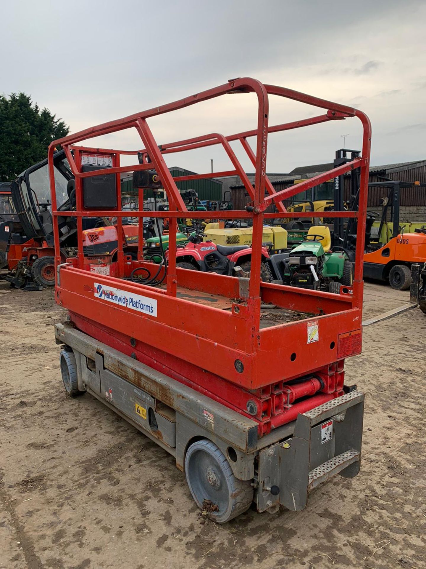 HAULOTTE SCISSOR LIFT, WORKS AND LIFTS *PLUS VAT*