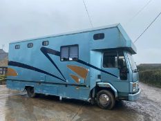 1991/J REG IVECO FORD CARGO 0813D HORSEBOX / LIVESTOCK CARRIER, BLUE & GOLD, SHOWING 3 FORMER KEEPER