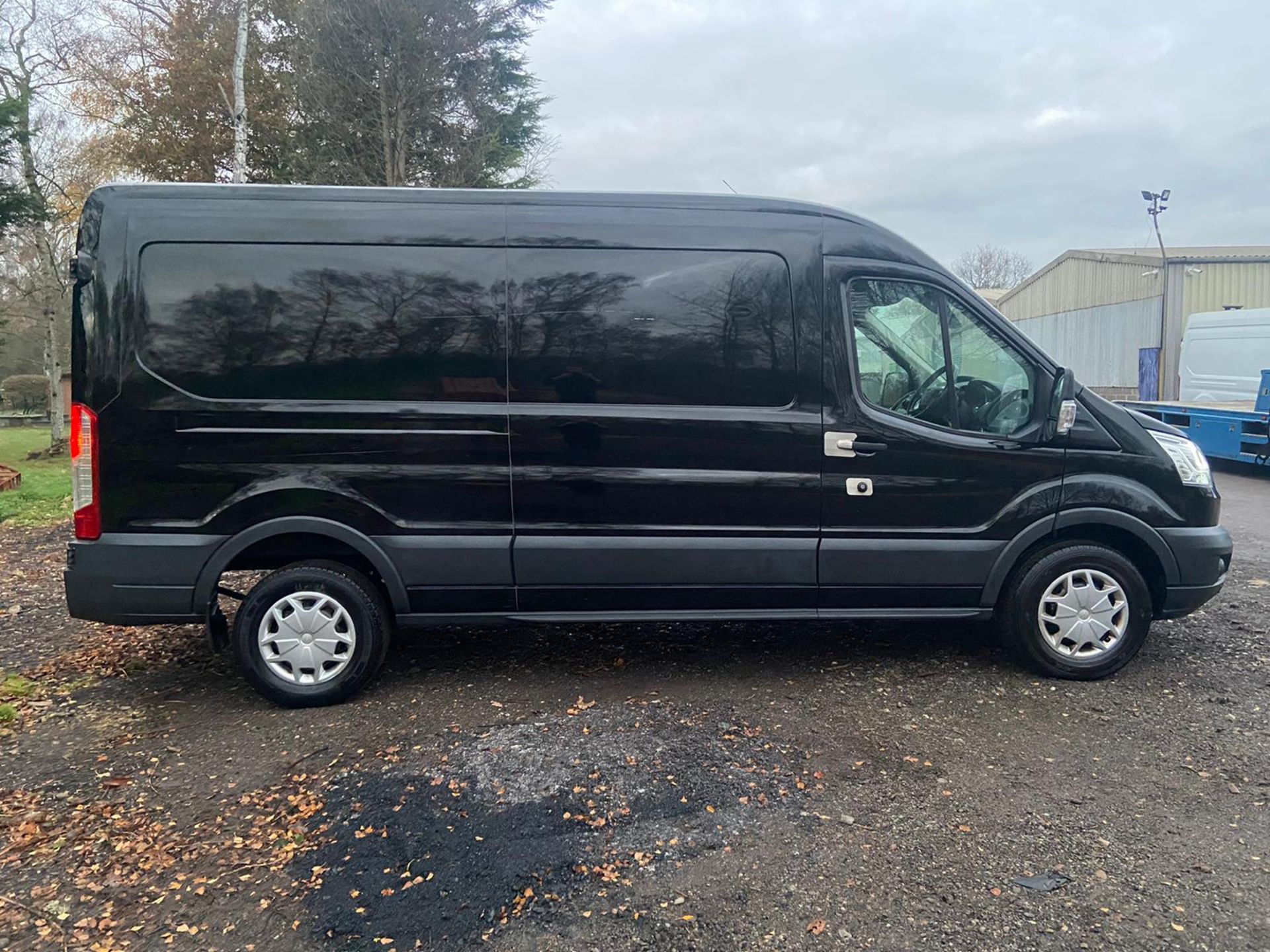 2017/67 REG FORD TRANSIT 350 2.0 DIESEL BLACK PANEL VAN, SHOWING 0 FORMER KEEPERS *PLUS VAT* - Image 8 of 11