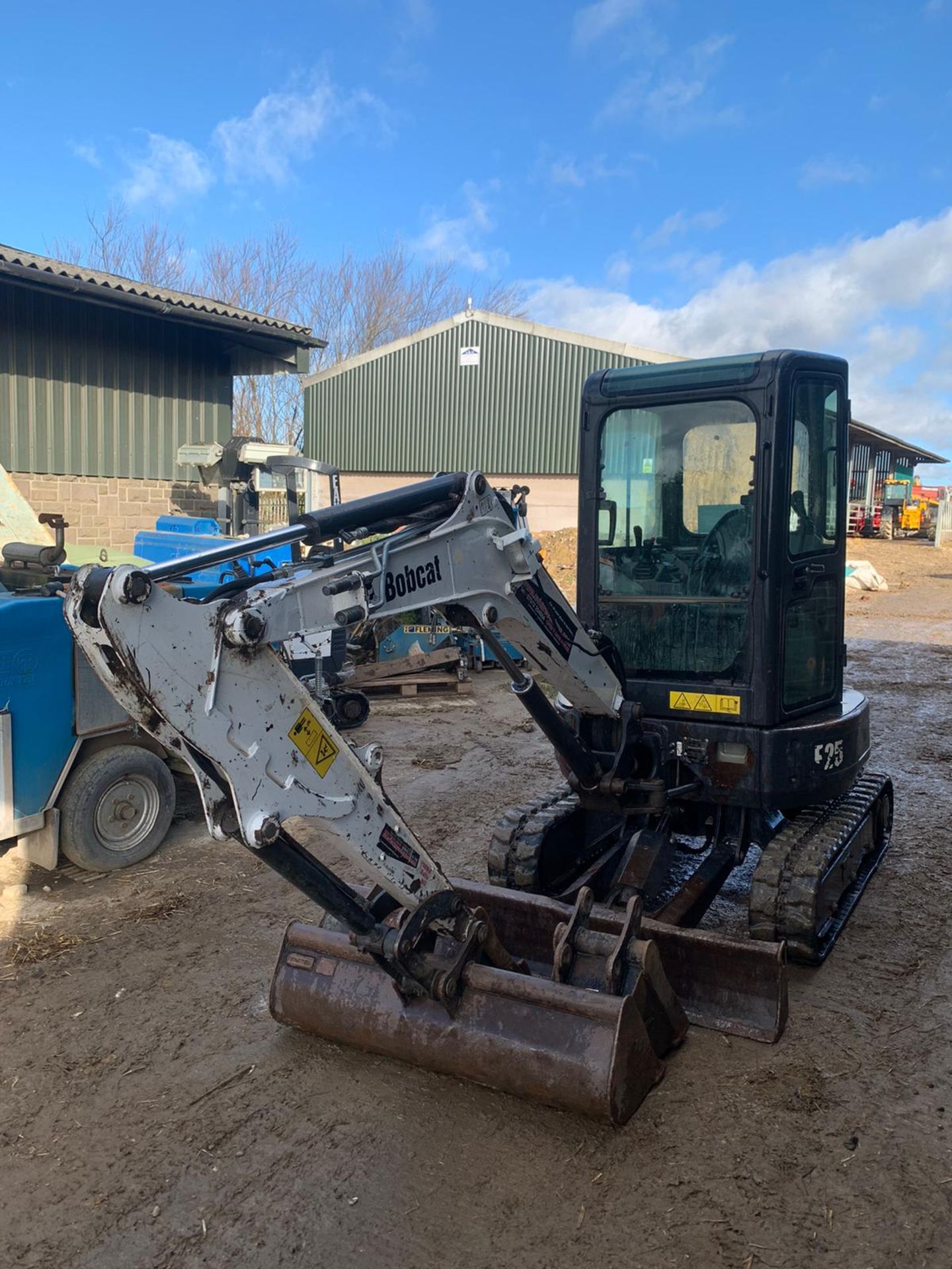 2015 BOBCAT E25 TRACKED CRAWLER EXCAVATOR / MINI DIGGER, RUNS, DRIVES AND DIGS, X3 BUCKETS *PLUS VAT - Image 2 of 5