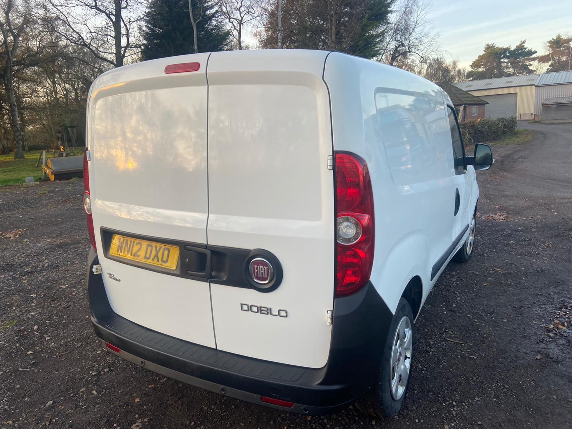 2012/12 REG FIAT DOBLO 16V MULTIJET 1.25 DIESEL WHITE PANEL VAN, SHOWING 1 FORMER KEEPER *PLUS VAT* - Image 6 of 11