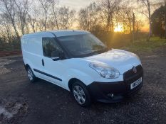 2012/12 REG FIAT DOBLO 16V MULTIJET 1.25 DIESEL WHITE PANEL VAN, SHOWING 1 FORMER KEEPER *PLUS VAT*