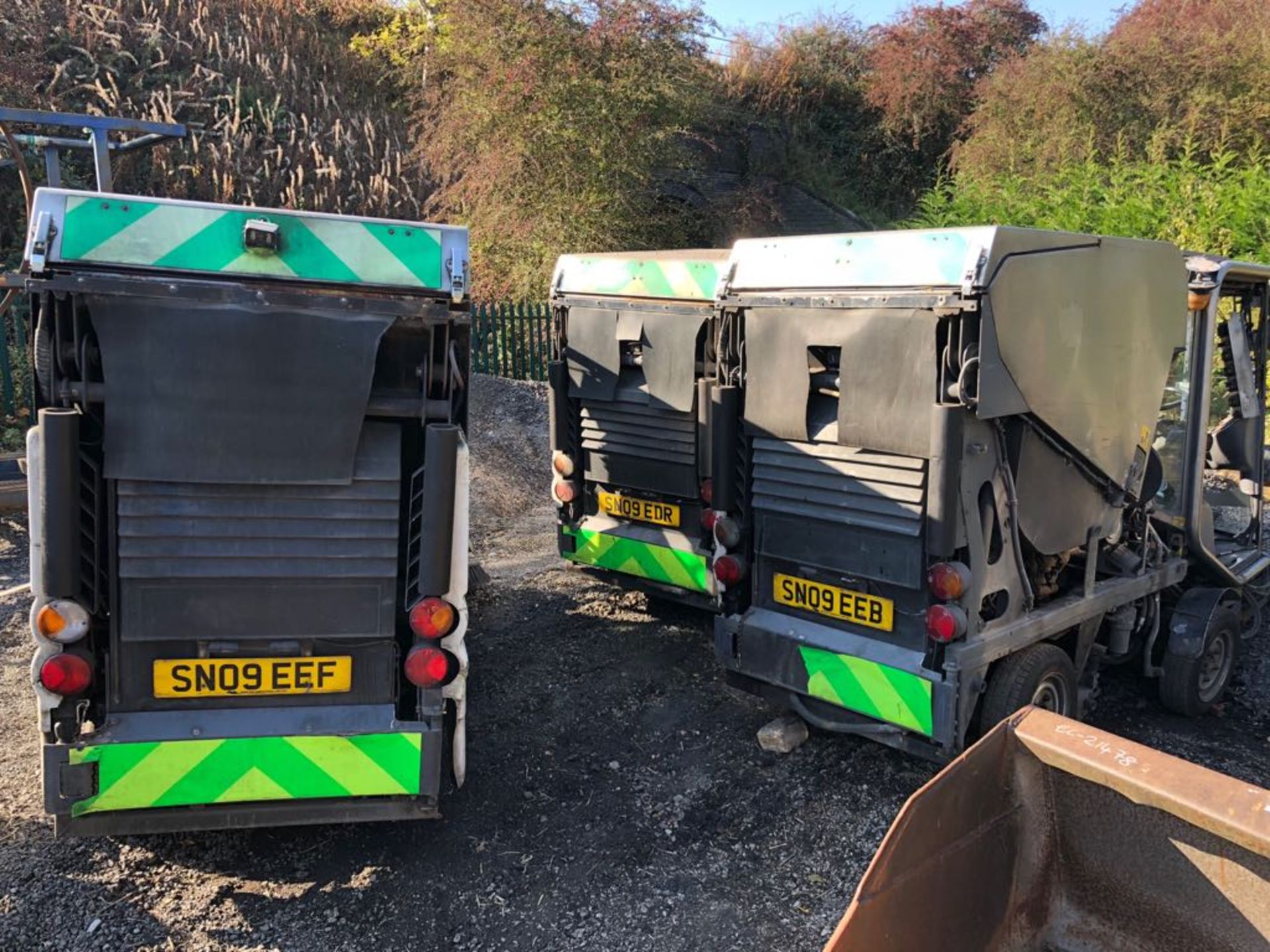 JOB LOT OF 3 X 2009 GREEN MACHINE ROAD SWEEPERS *PLUS VAT* - Image 13 of 19