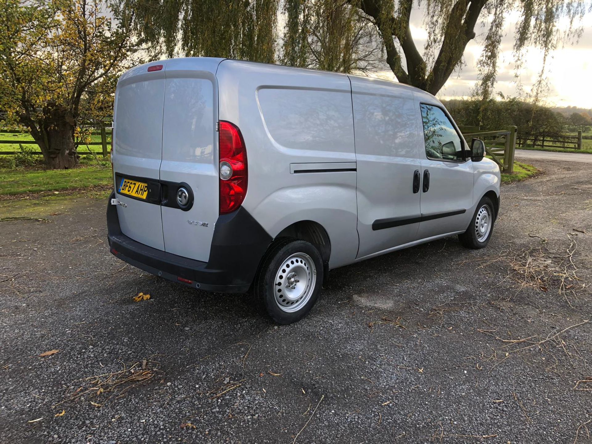 2017/67 REG VAUXHALL COMBO 2300 CDTI ECOFLEX 1.25 DIESEL SILVER PANEL VAN, SHOWING 0 FORMER KEEPERS - Image 7 of 14