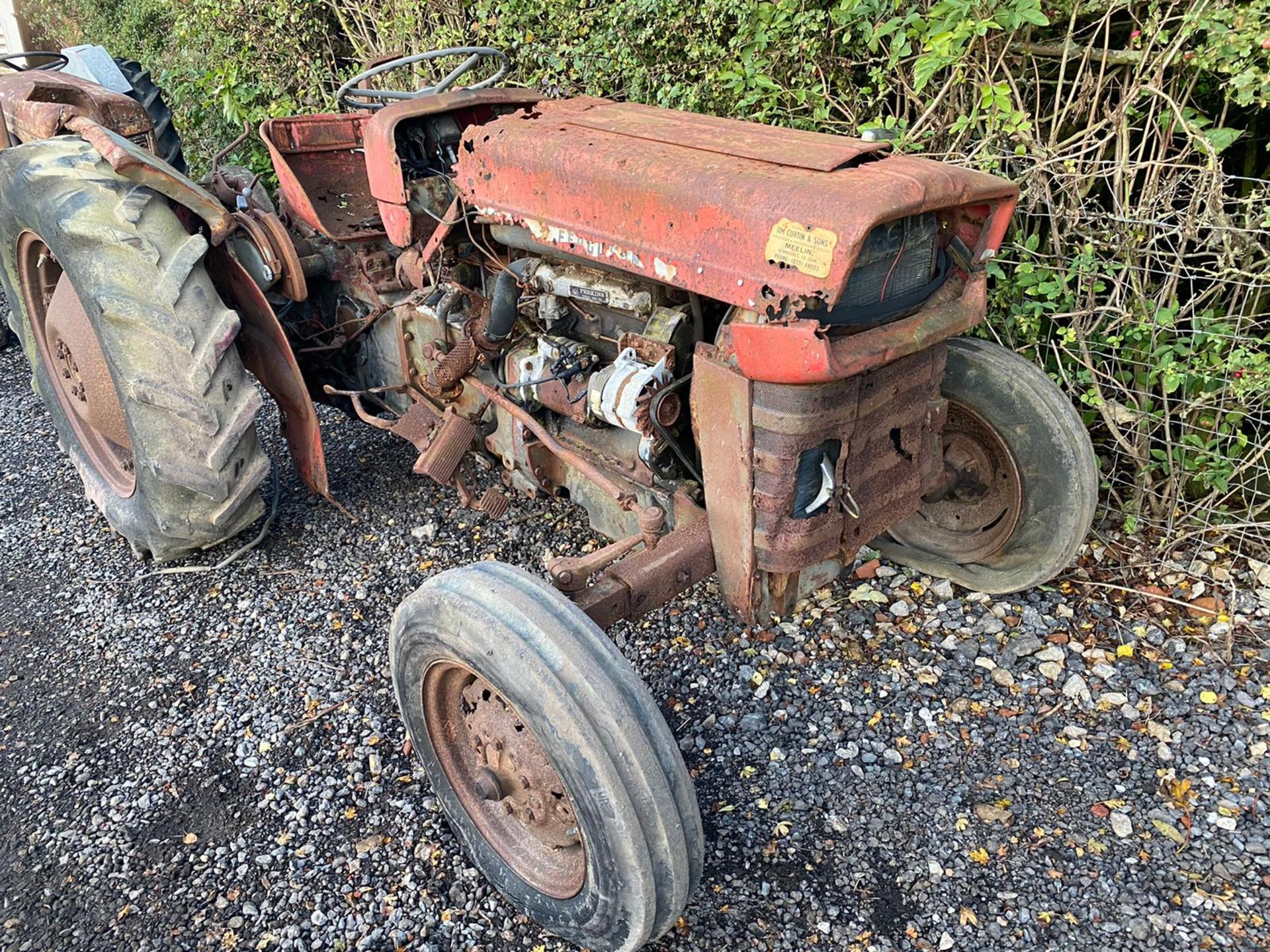 MASSEY FERGUSON 135 3 CYLINDER PERKINS DIESEL, FOR RESTORATION *PLUS VAT* - Image 5 of 8