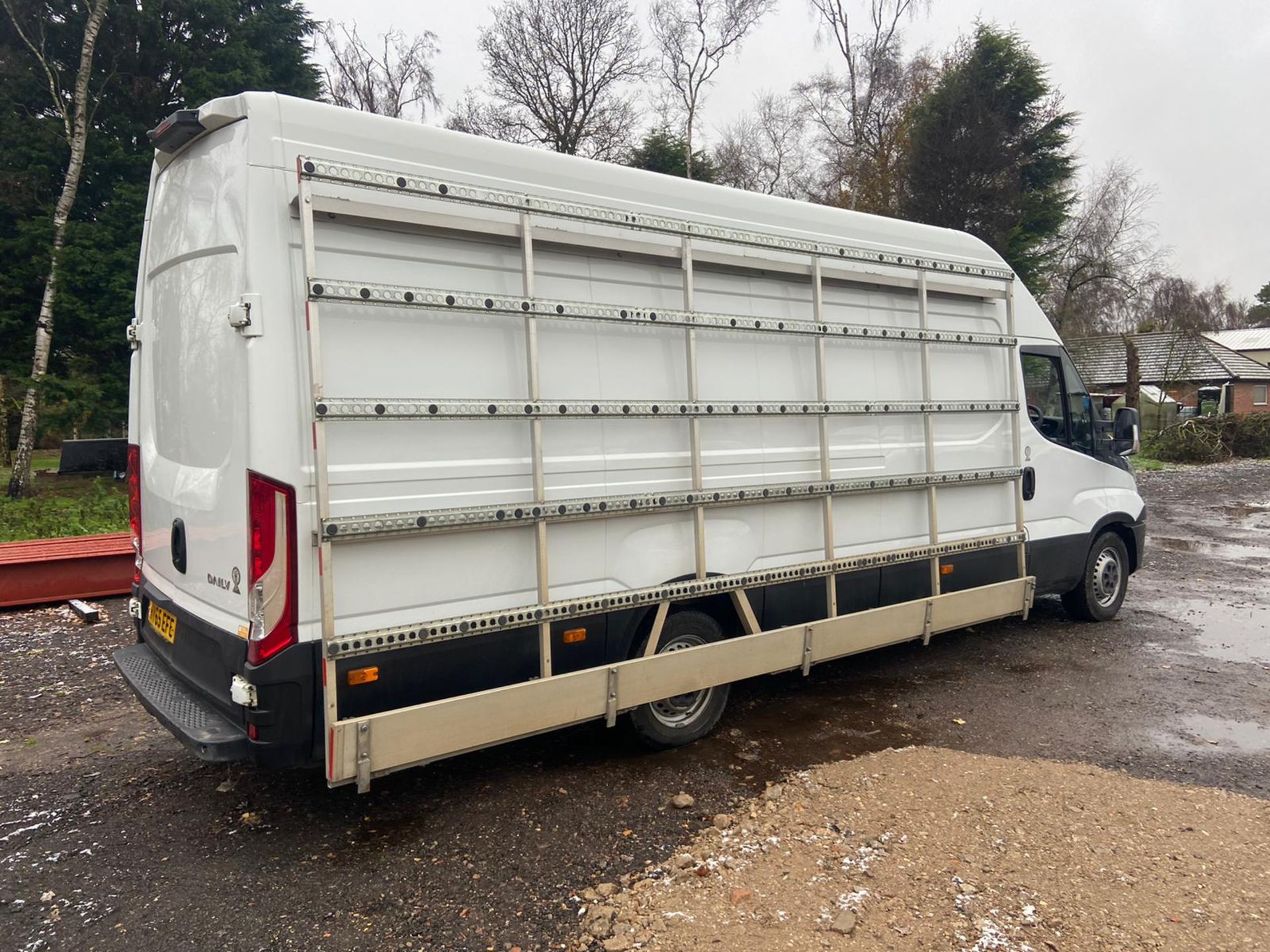 2015/65 REG IVECO DAILY 35S13 XLWB 2.3 DIESEL WHITE PANEL VAN, SHOWING 0 FORMER KEEPERS *PLUS VAT* - Image 6 of 9