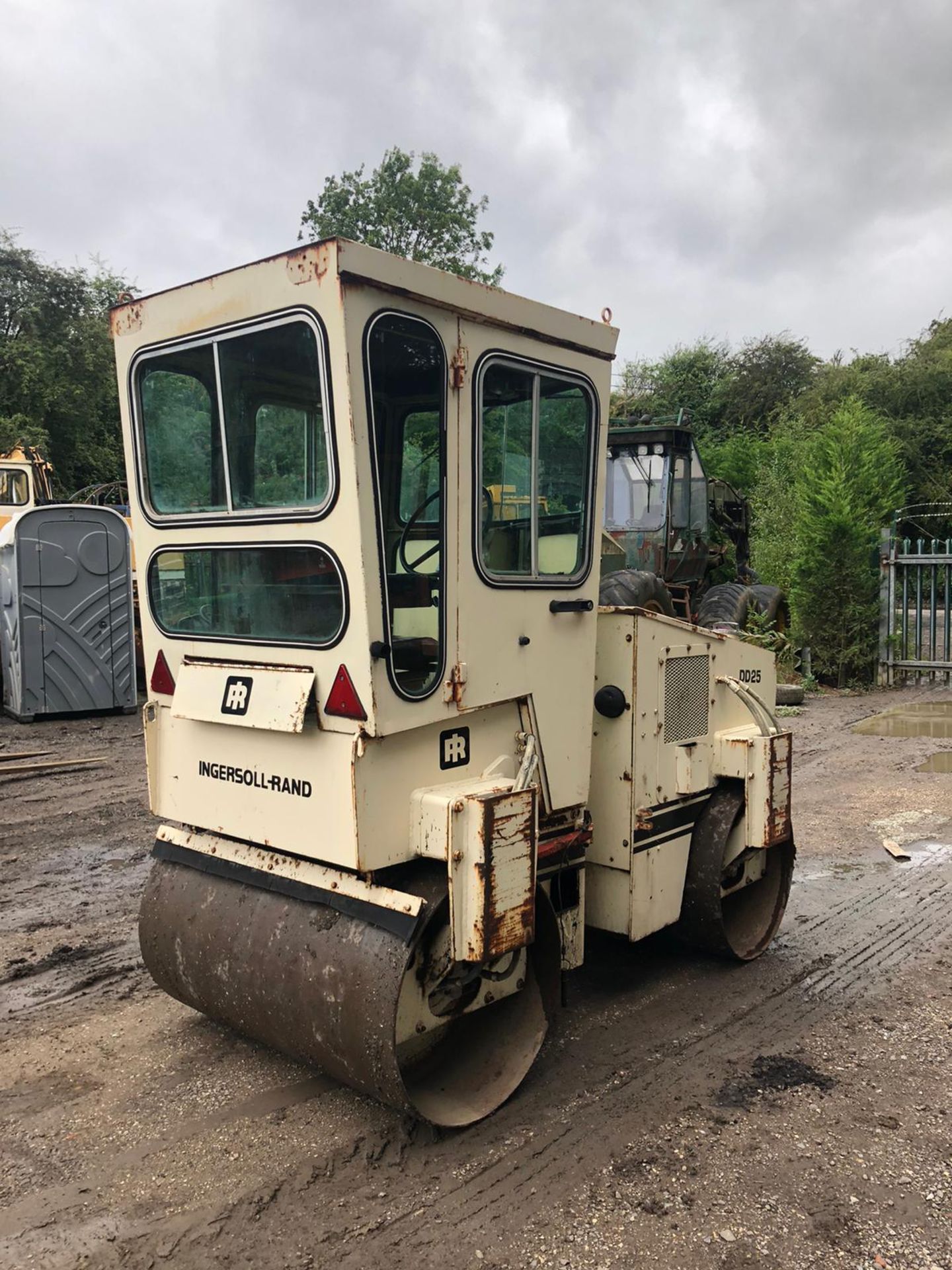 INGERSOLL RAND DD-25 ROLLER, 1250MM DRUMS, RUNS, DRIVES AND VIBRATES *PLUS VAT* - Image 4 of 4