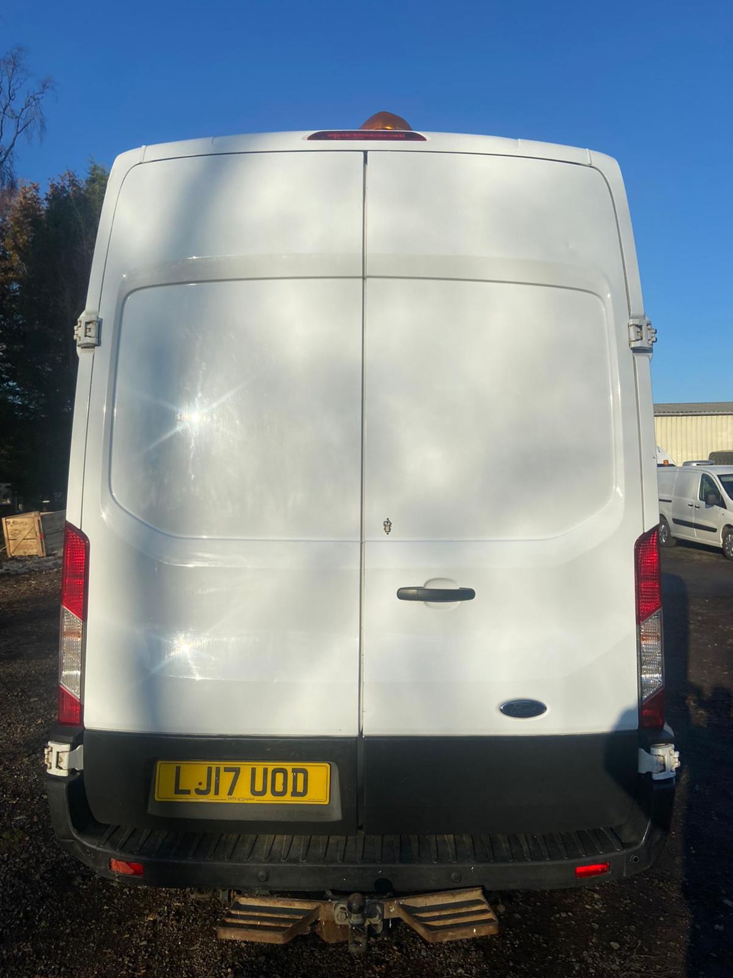 2017/17 REG FORD TRANSIT 350 2.0 DIESEL WHITE PANEL VAN, SHOWING 0 FORMER KEEPERS *PLUS VAT* - Image 6 of 12