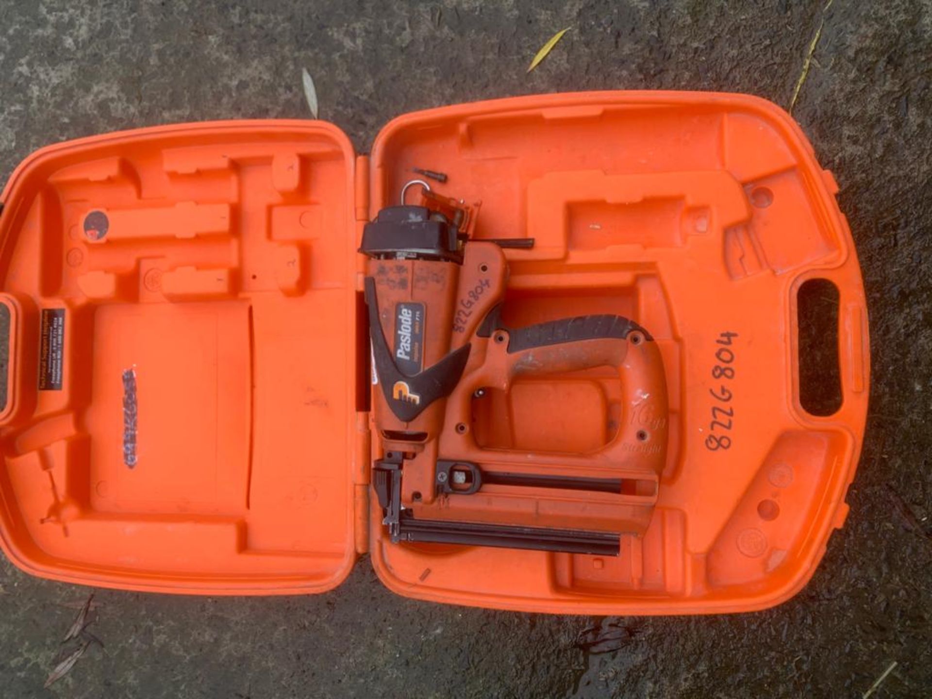 PASLODE IM65F16 SECOND FIX NAIL GUN UNTESTED, UK NATIONWIDE DELIVERY £10 *PLUS VAT* - Image 2 of 2