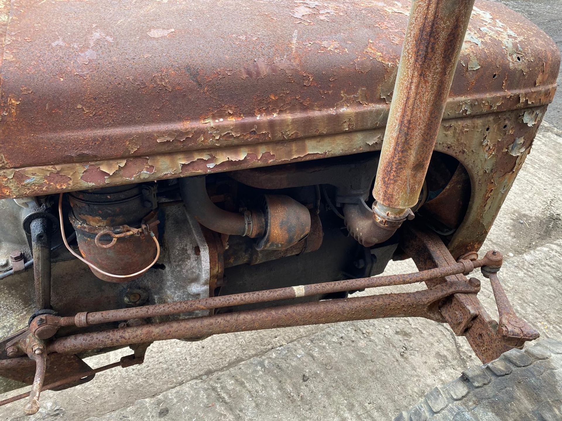 FERGUSON T20 DIESEL TRACTOR, FOR RESTORATION, LOADING NO PROBLEM *PLUS VAT* - Image 2 of 9