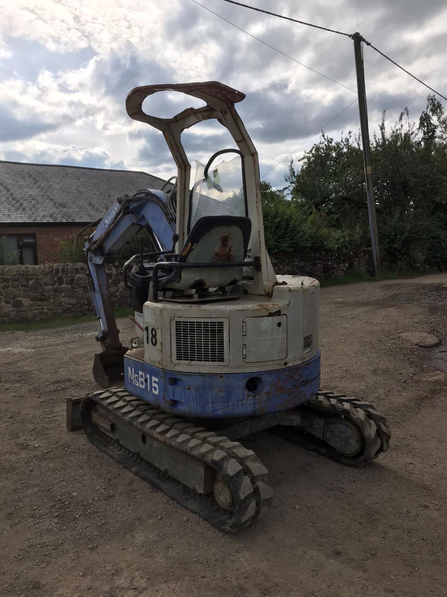 HANNEX N&B 15 RUBBER TRACKED CRAWLER EXCAVATOR, RUNS, DRIVES & DIGS, TRACKS ARE LIKE NEW *PLUS VAT* - Image 8 of 8