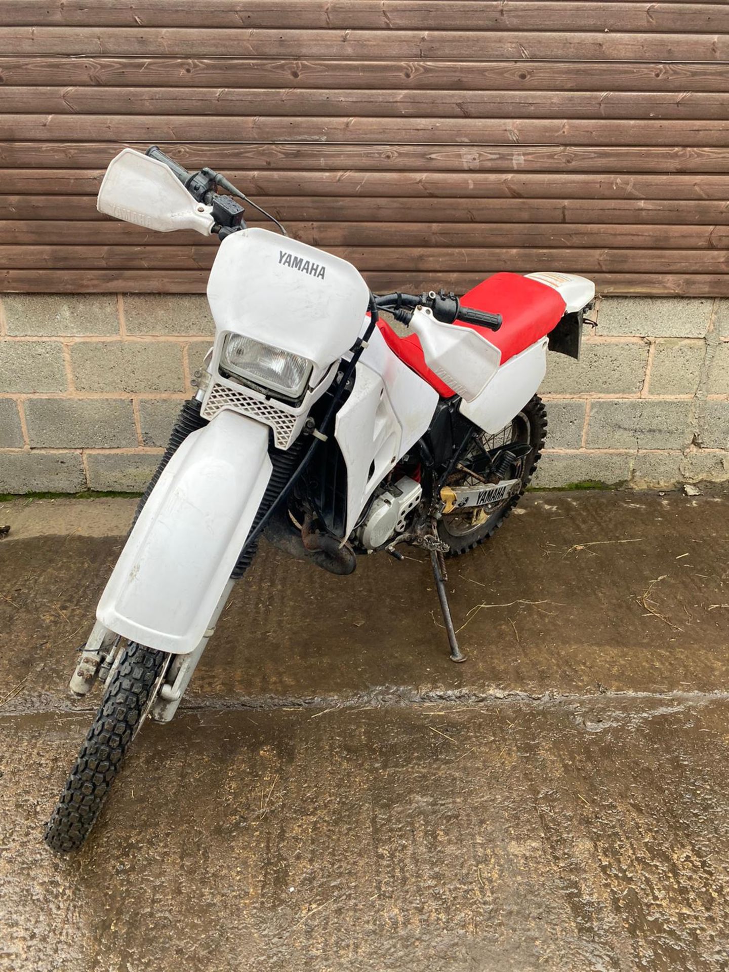 YAMAHA DT125 R 1991 ROAD REGISTERED MOTORBIKE, MILEAGE: 6661, REG J68 PPD, V5 PRESENT *NO VAT* - Image 3 of 5