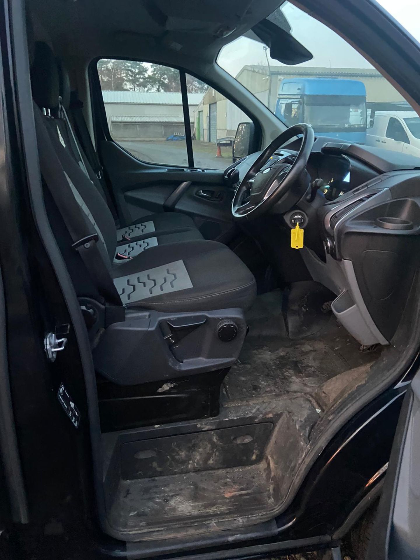 2017/67 REG FORD TRANSIT CUSTOM 290 LIMITED 2.0 DIESEL BLACK PANEL VAN, SHOWING 0 FORMER KEEPERS - Image 9 of 14