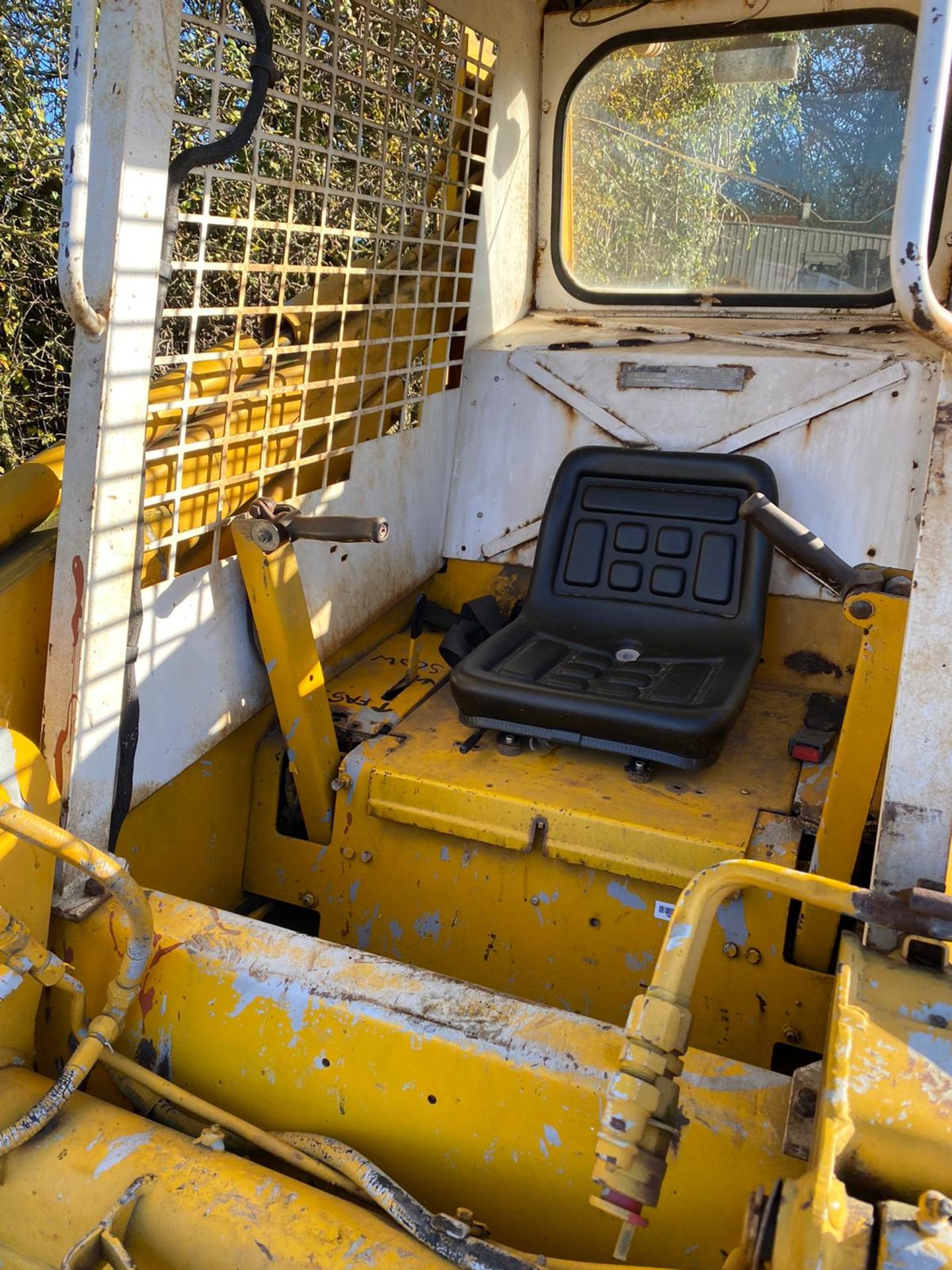 CASE 1840 SKID STEER LOADER, STARTS FIRST TURN OF THE KEY, RUNS, DRIVES AND LIFTS *PLUS VAT* - Image 4 of 9