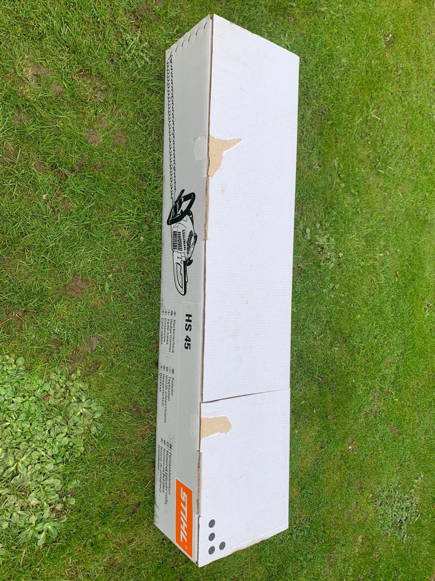 BRAND NEW AND UNUSED STIHL HS45 HEDGE CUTTER, 24" BLADE, COMES WITH MANUAL *NO VAT* - Image 2 of 3