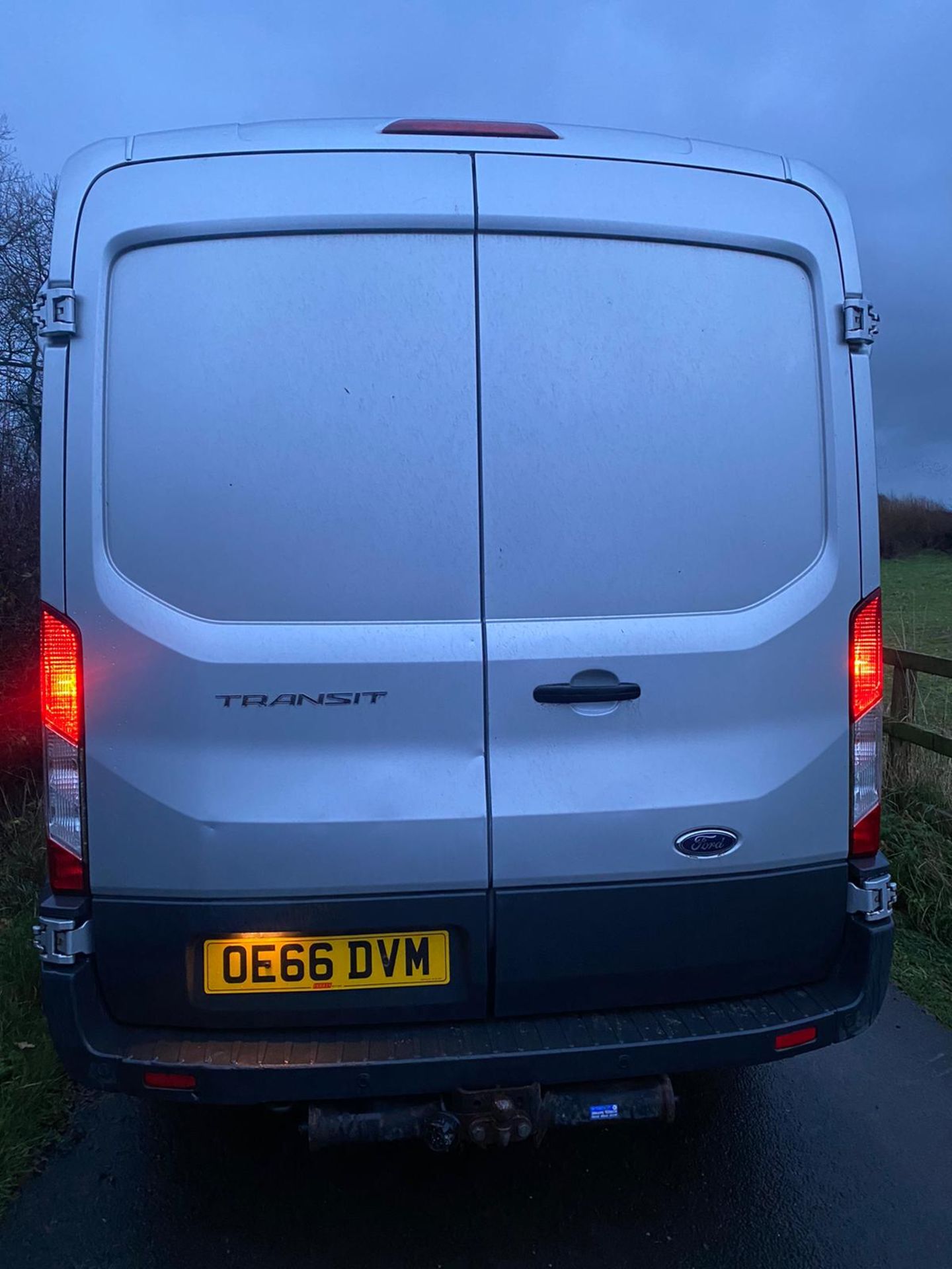 2016/66 REG FORD TRANSIT 350 2.0 DIESEL PANEL VAN SILVER, SHOWING 1 FORMER KEEPER *PLUS VAT* - Image 4 of 6