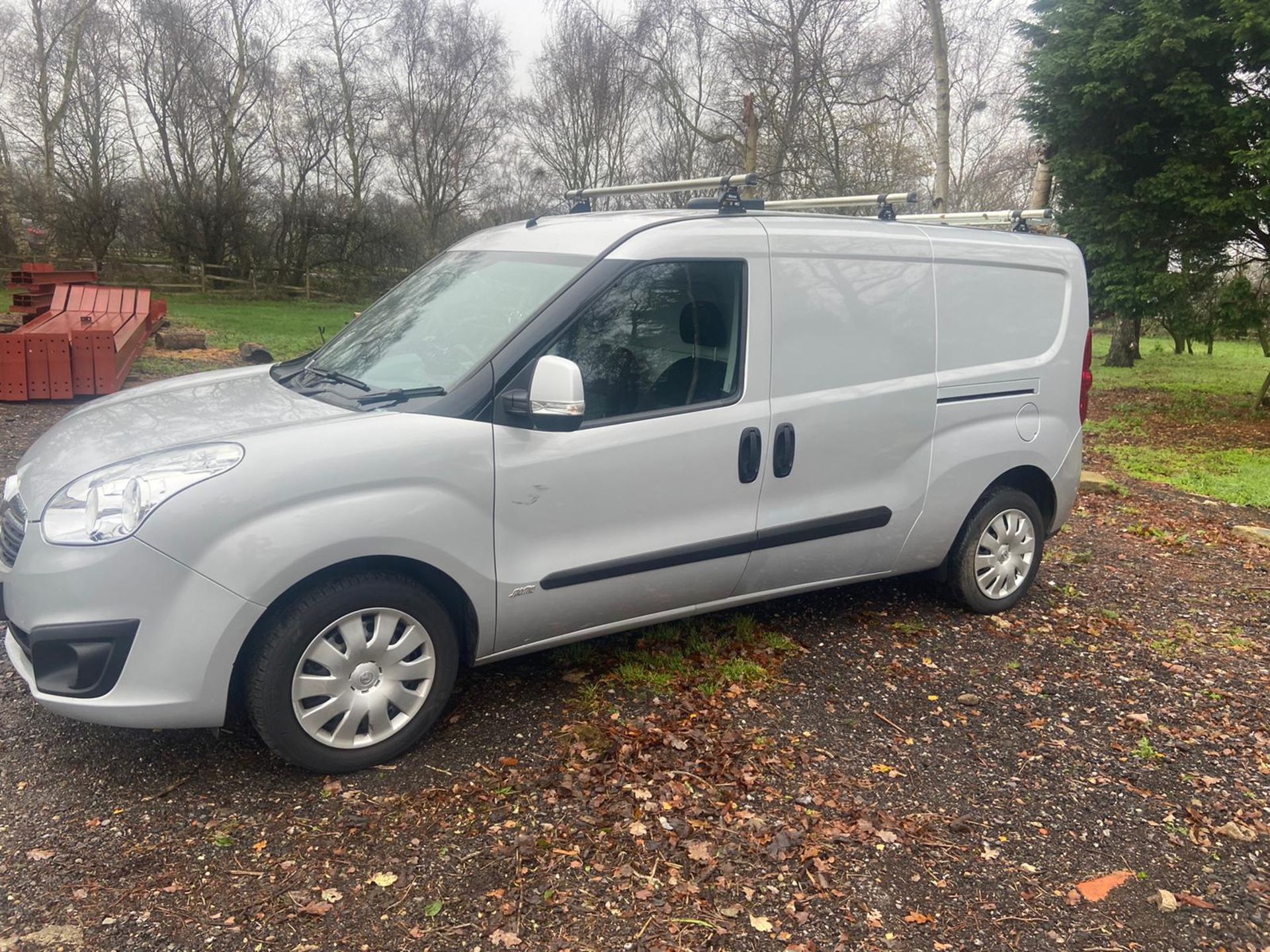 2016/66 REG VAUXHALL COMBO 2300 SPORT CDTI ECO 1.25 DIESEL SILVER PANEL VAN, SHOWING 0 FORMER KEEPER - Image 3 of 7