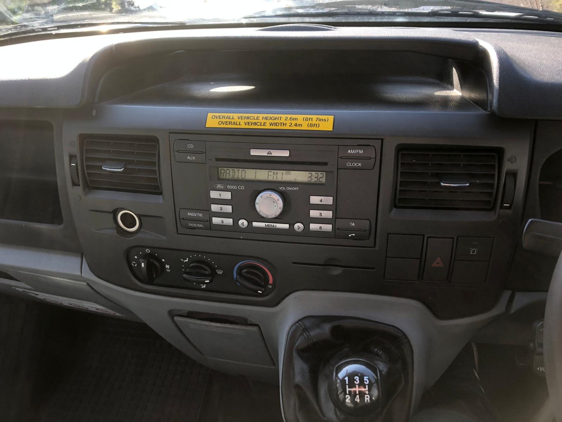 2009/58 REG FORD TRANSIT 85 T260M FWD 2.2 DIESEL WHITE PANEL VAN, SHOWING 0 FORMER KEEPERS - Image 9 of 11