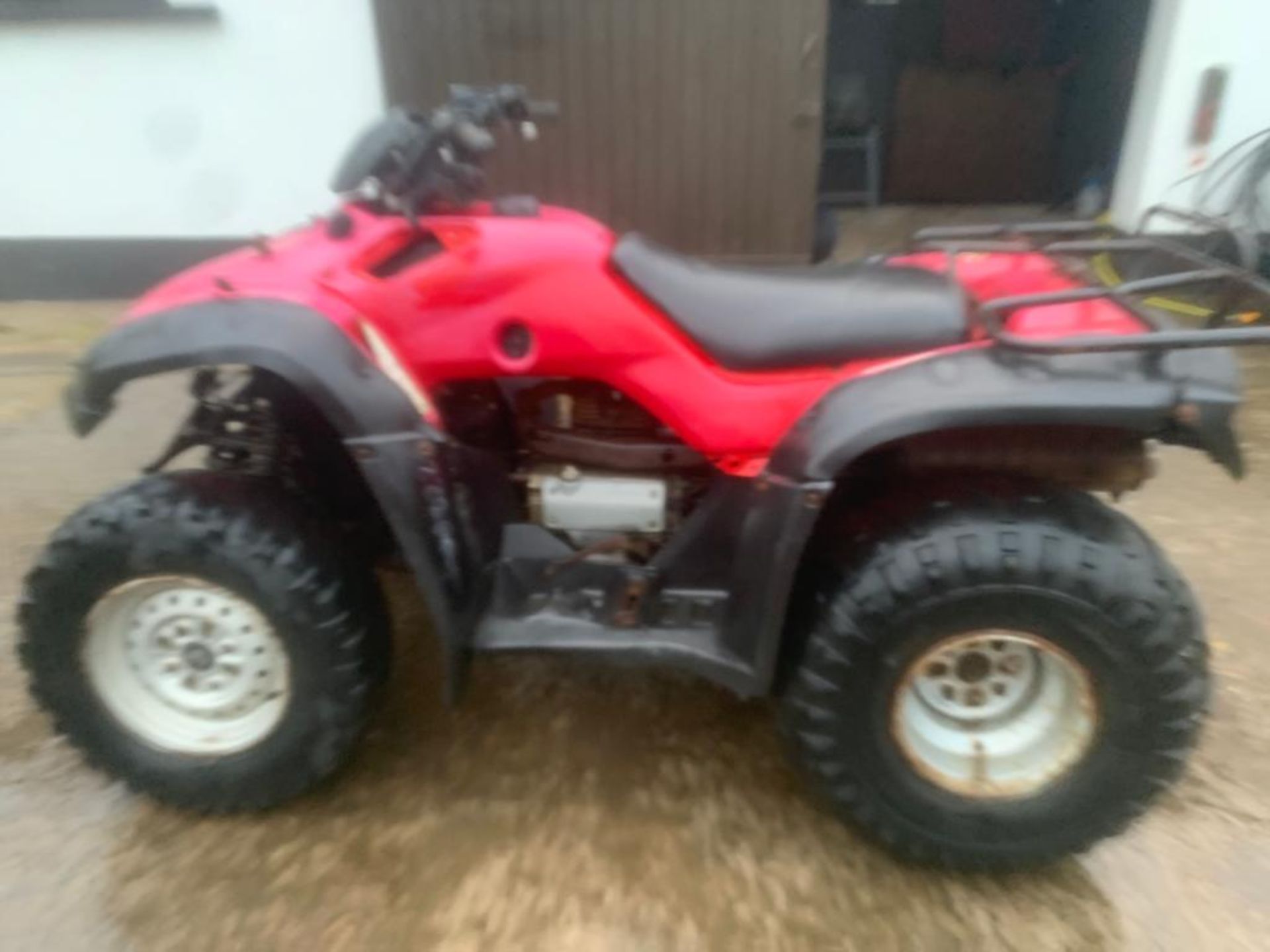 HONDA 350 PETROL QUAD BIKE, SOLD AS SEEN - UNTESTED *PLUS VAT* - Image 4 of 6