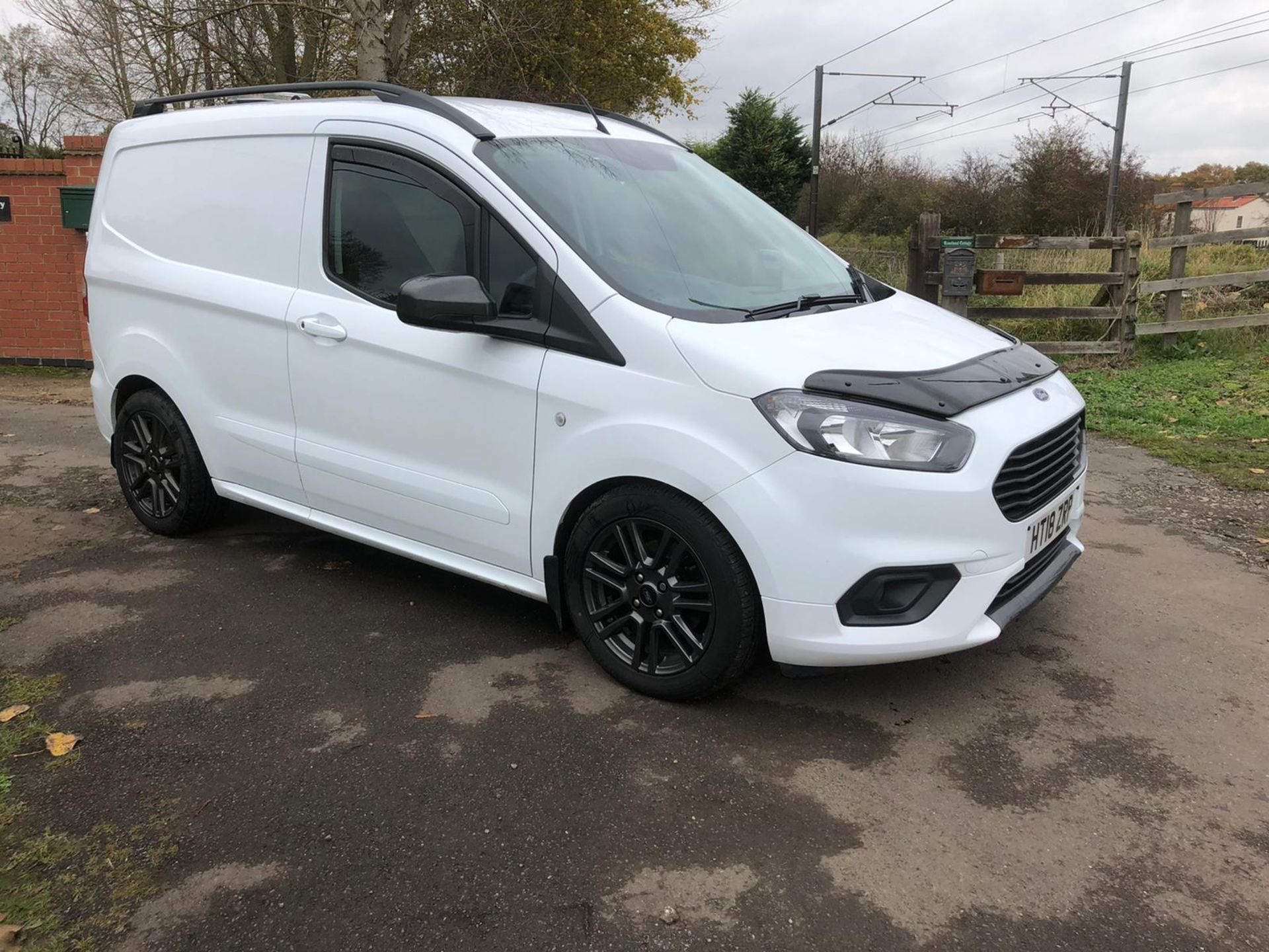 2018/18 REG FORD TRANSIT COURIER TREND TDCI 1.5 DIESEL WHITE VAN, SHOWING 0 FORMER KEEPERS *PLUS VAT